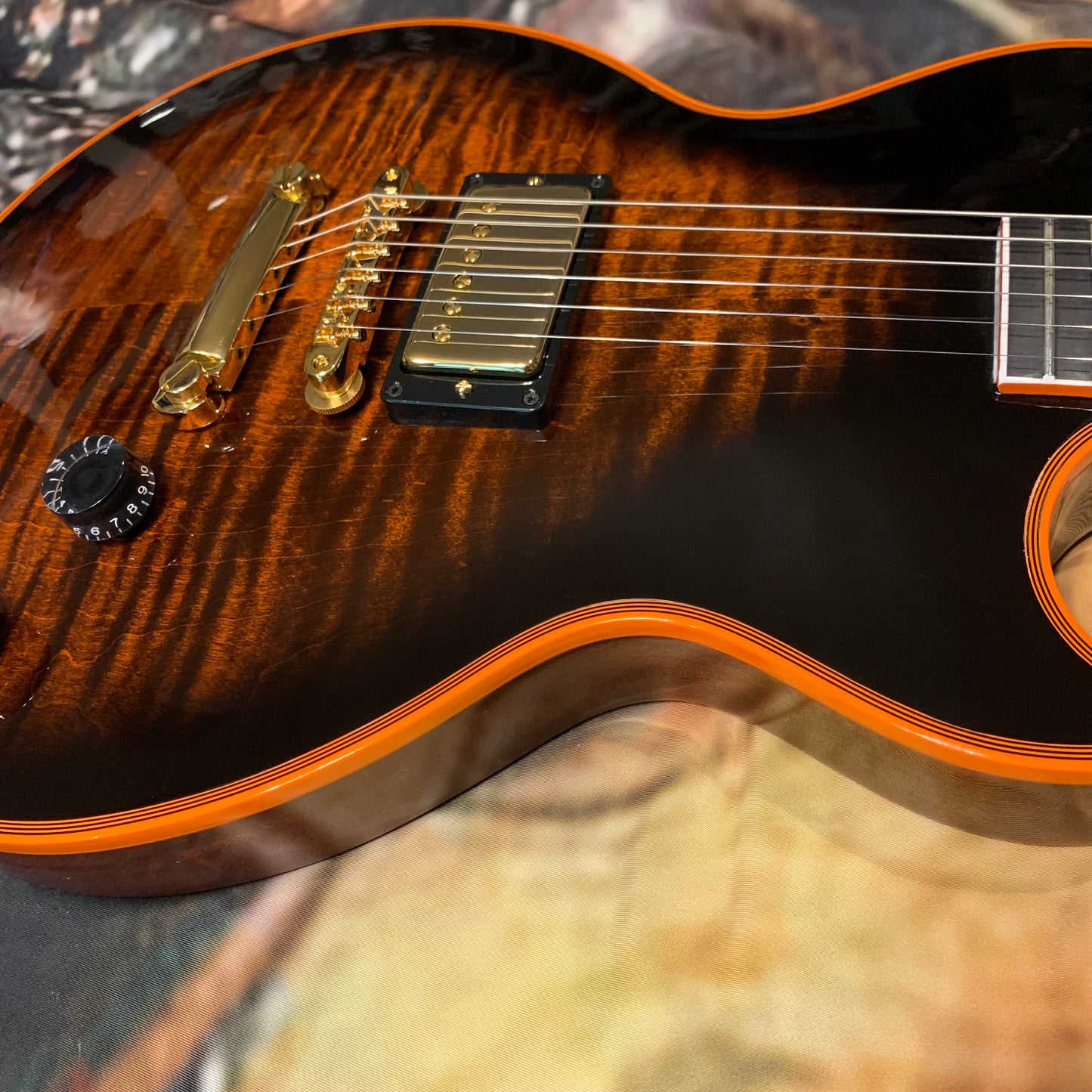 FLAMED NECK π·π! 2025 Gibson Custom Shop Les Paul Custom Axcess Orange Widow Burst Single Bridge Pickup No Inlays F Figured Black Ebony Fretboard M2M Made To Measure Flame Maple Top Gold Hardware Stopbar BurstBucker 3 ABR-1 Figured Maple Neck