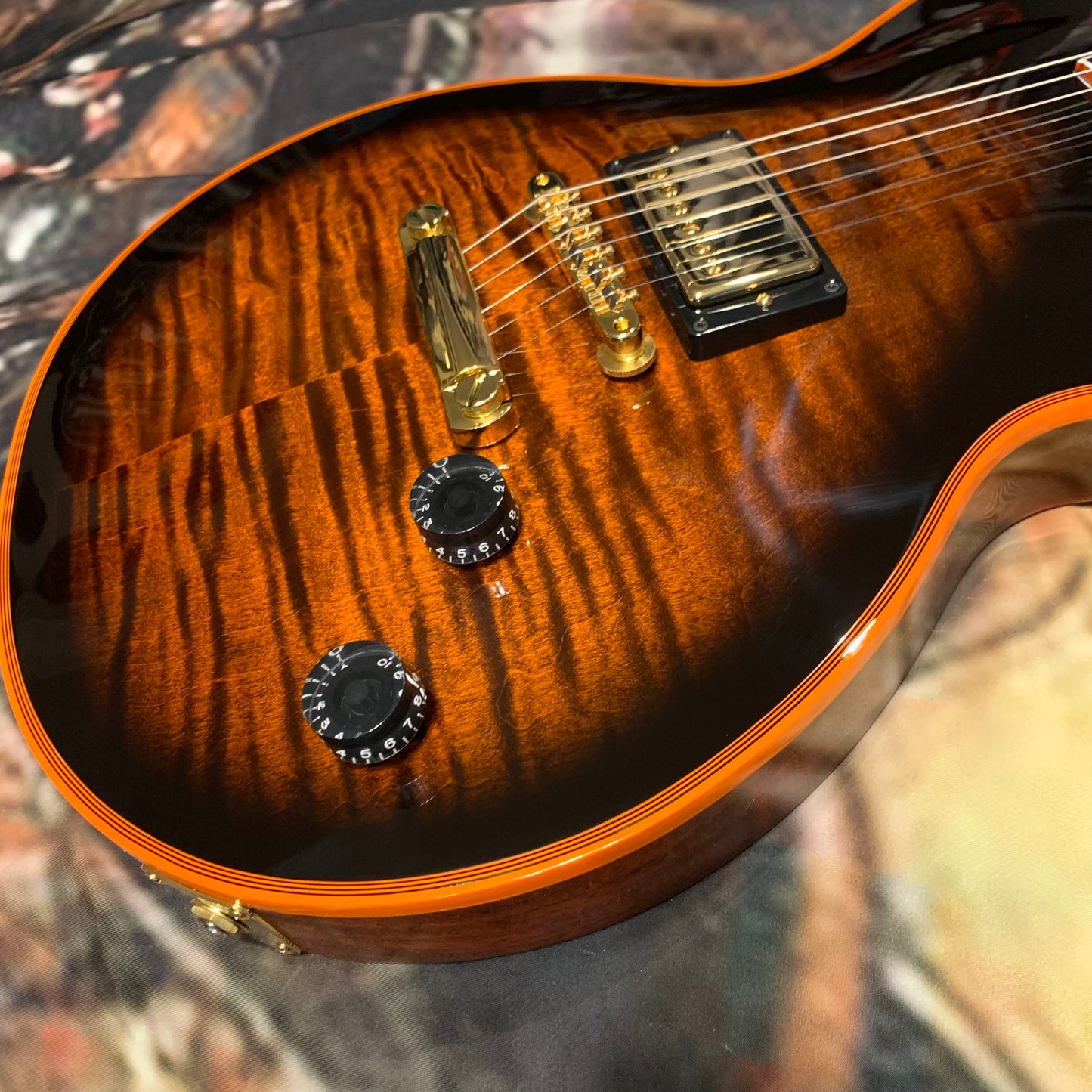 FLAMED NECK π·π! 2025 Gibson Custom Shop Les Paul Custom Axcess Orange Widow Burst Single Bridge Pickup No Inlays F Figured Black Ebony Fretboard M2M Made To Measure Flame Maple Top Gold Hardware Stopbar BurstBucker 3 ABR-1 Figured Maple Neck