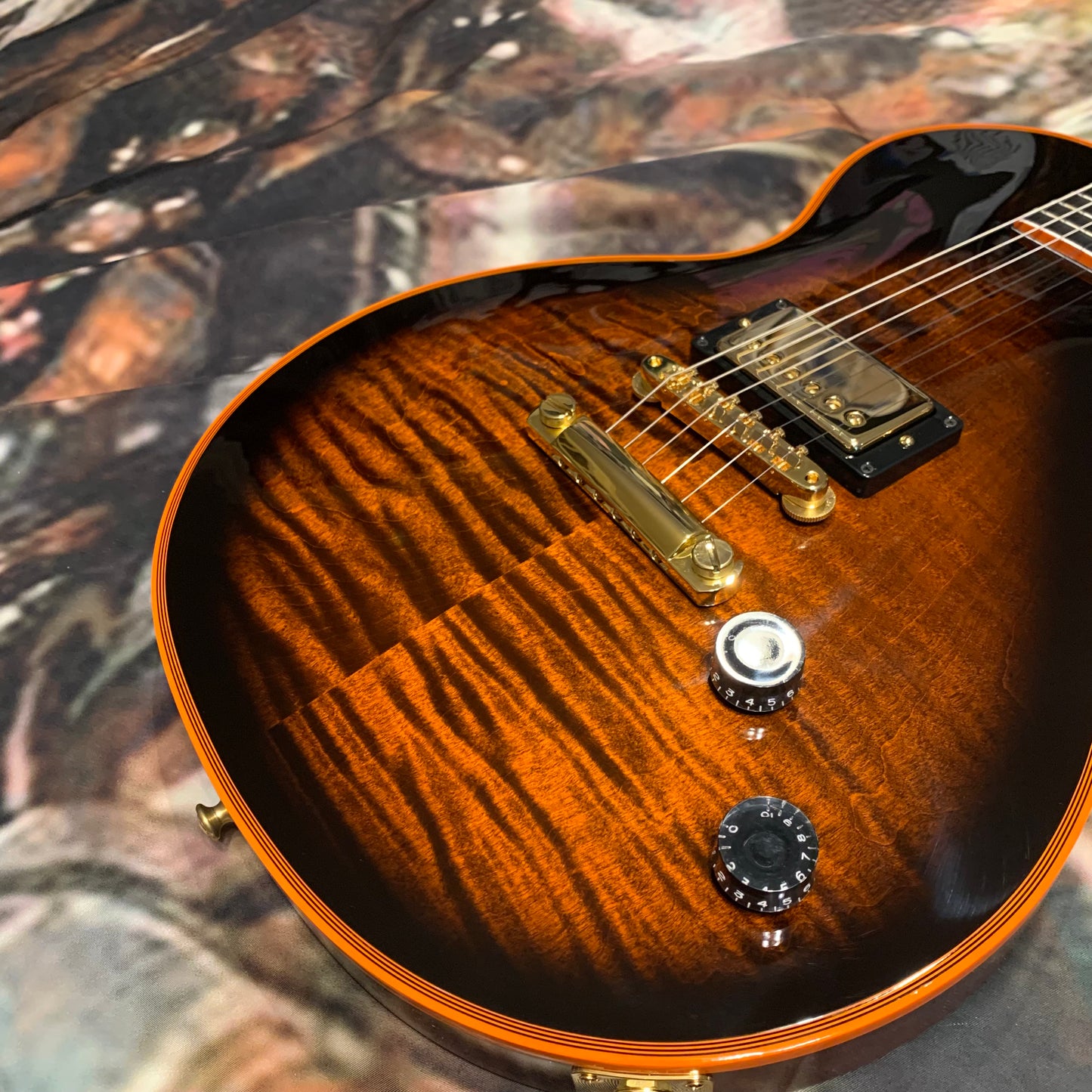 FLAMED NECK π·π! 2025 Gibson Custom Shop Les Paul Custom Axcess Orange Widow Burst Single Bridge Pickup No Inlays F Figured Black Ebony Fretboard M2M Made To Measure Flame Maple Top Gold Hardware Stopbar BurstBucker 3 ABR-1 Figured Maple Neck