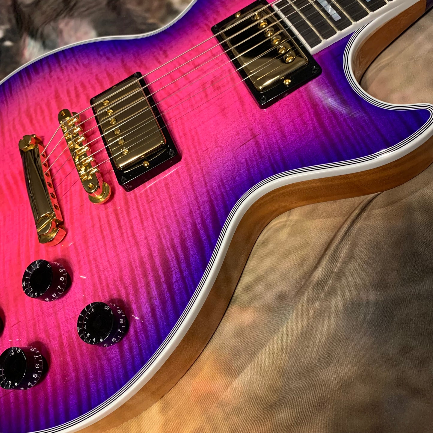 EXOTIC 🦄💋! 2024 Gibson Custom Shop Les Paul Custom Axcess Neon Burst AAA F Figured Flamed Desert Sunset Trans Pink Purple Violet Black Ebony Fretboard Full Gloss ‘57 Classic M2M Made To Measure Bengal Burst ABR-1 Stopbar PRS Orianthi Blooming Lotus Glow