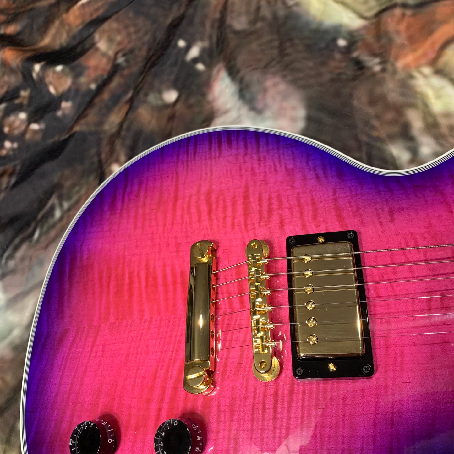 EXOTIC 🦄💋! 2024 Gibson Custom Shop Les Paul Custom Axcess Neon Burst AAA F Figured Flamed Desert Sunset Trans Pink Purple Violet Black Ebony Fretboard Full Gloss ‘57 Classic M2M Made To Measure Bengal Burst ABR-1 Stopbar PRS Orianthi Blooming Lotus Glow