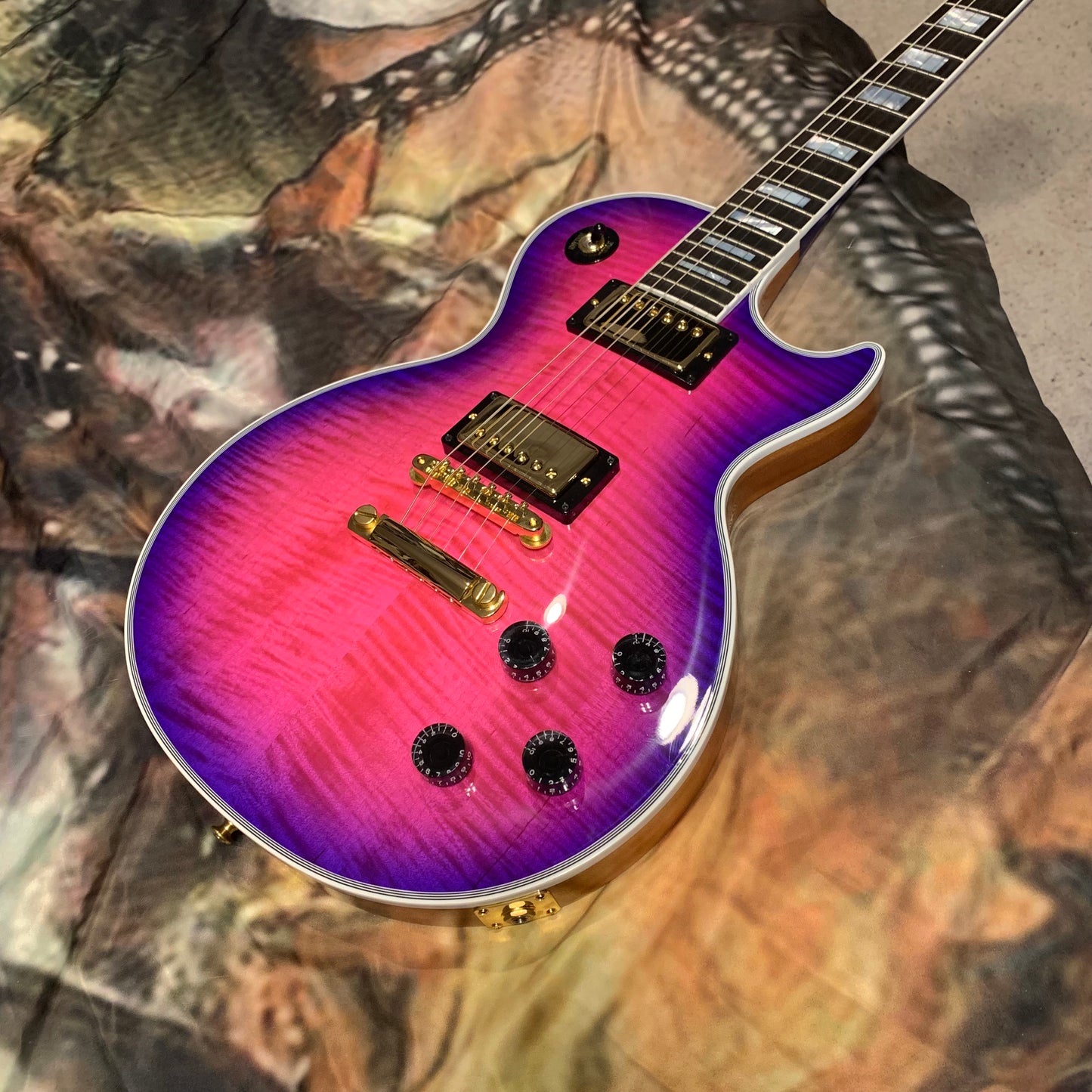 EXOTIC 🦄💋! 2024 Gibson Custom Shop Les Paul Custom Axcess Neon Burst AAA F Figured Flamed Desert Sunset Trans Pink Purple Violet Black Ebony Fretboard Full Gloss ‘57 Classic M2M Made To Measure Bengal Burst ABR-1 Stopbar PRS Orianthi Blooming Lotus Glow