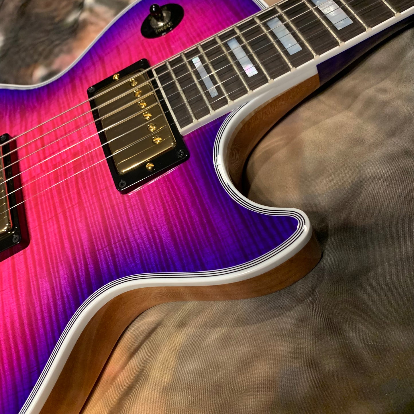 EXOTIC 🦄💋! 2024 Gibson Custom Shop Les Paul Custom Axcess Neon Burst AAA F Figured Flamed Desert Sunset Trans Pink Purple Violet Black Ebony Fretboard Full Gloss ‘57 Classic M2M Made To Measure Bengal Burst ABR-1 Stopbar PRS Orianthi Blooming Lotus Glow