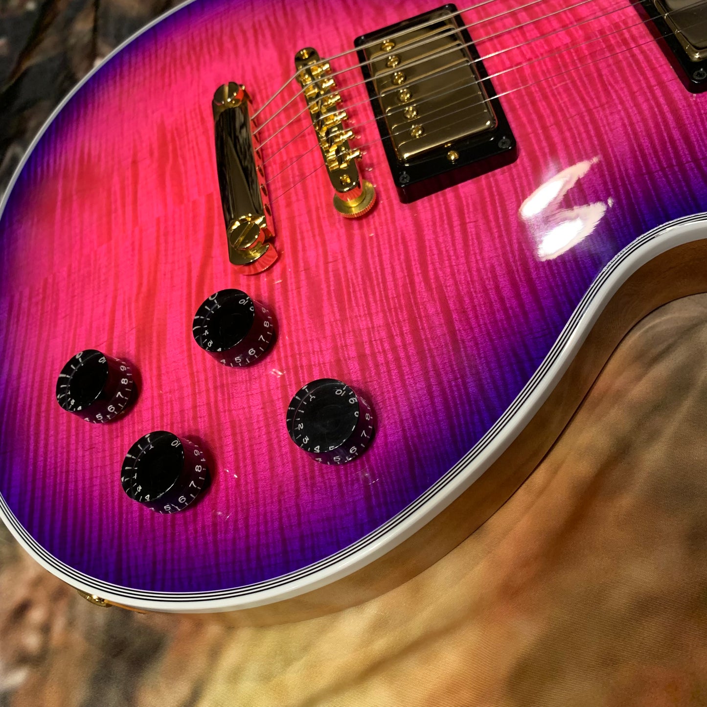 EXOTIC 🦄💋! 2024 Gibson Custom Shop Les Paul Custom Axcess Neon Burst AAA F Figured Flamed Desert Sunset Trans Pink Purple Violet Black Ebony Fretboard Full Gloss ‘57 Classic M2M Made To Measure Bengal Burst ABR-1 Stopbar PRS Orianthi Blooming Lotus Glow