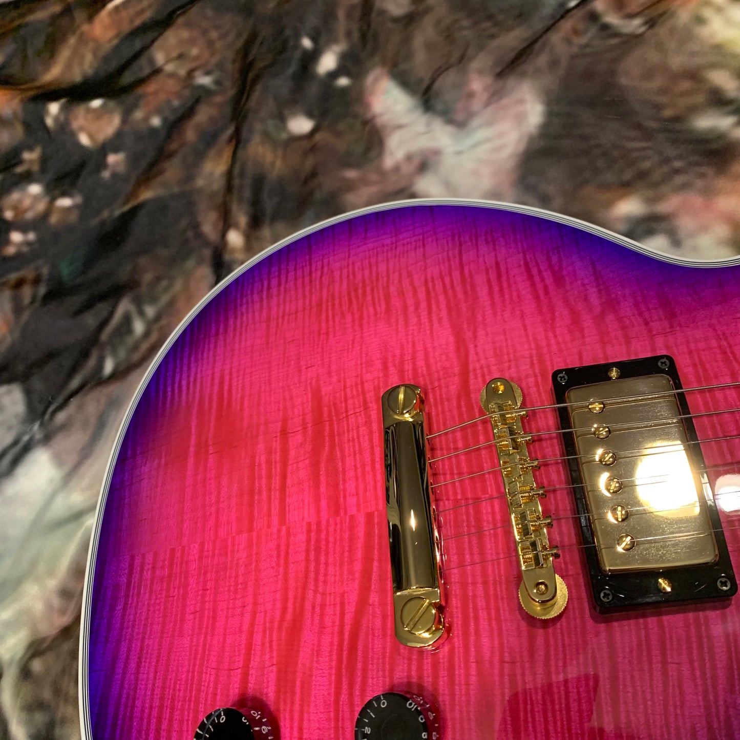 EXOTIC 🦄💋! 2024 Gibson Custom Shop Les Paul Custom Axcess Neon Burst AAA F Figured Flamed Desert Sunset Trans Pink Purple Violet Black Ebony Fretboard Full Gloss ‘57 Classic M2M Made To Measure Bengal Burst ABR-1 Stopbar PRS Orianthi Blooming Lotus Glow