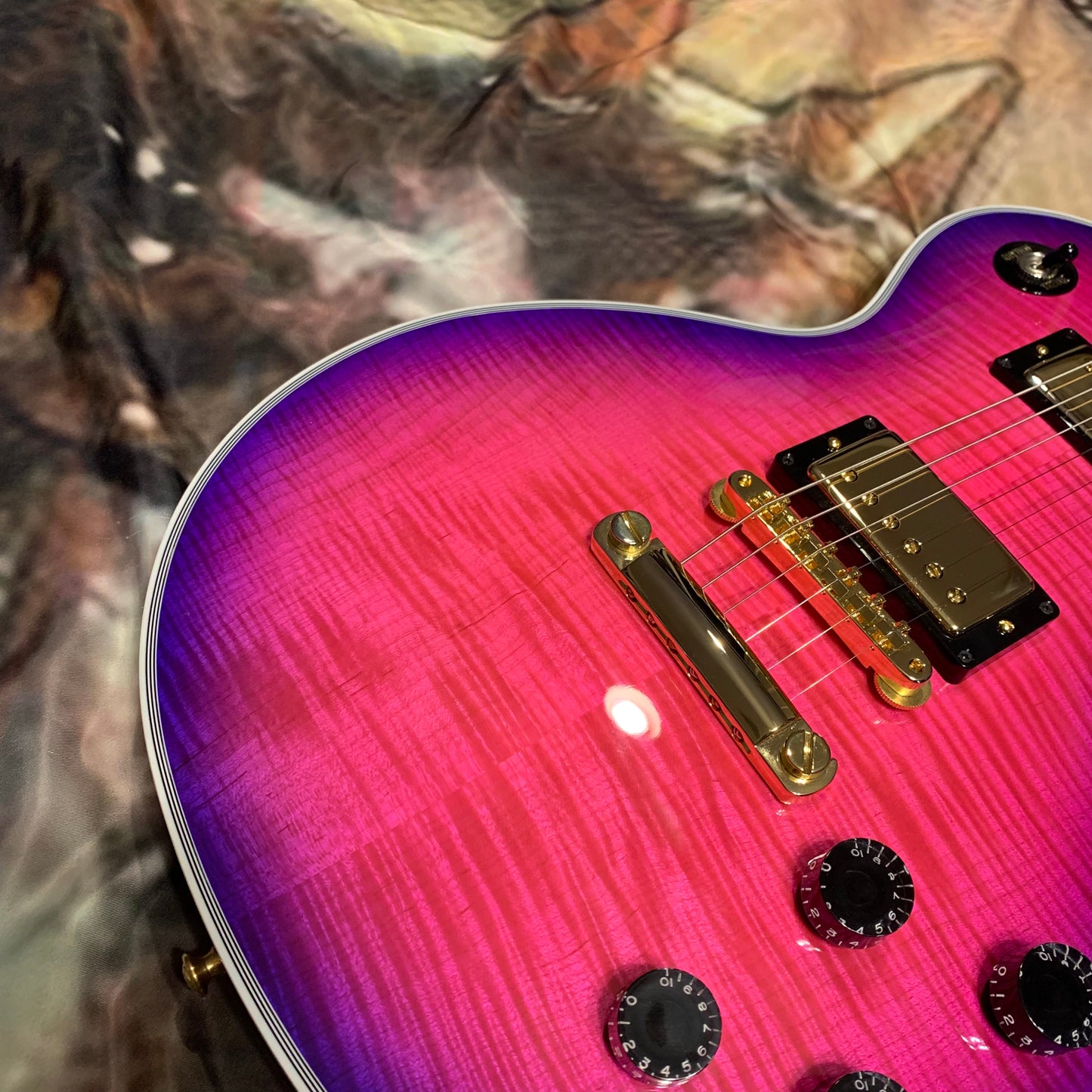 EXOTIC 🦄💋! 2024 Gibson Custom Shop Les Paul Custom Axcess Neon Burst AAA F Figured Flamed Desert Sunset Trans Pink Purple Violet Black Ebony Fretboard Full Gloss ‘57 Classic M2M Made To Measure Bengal Burst ABR-1 Stopbar PRS Orianthi Blooming Lotus Glow