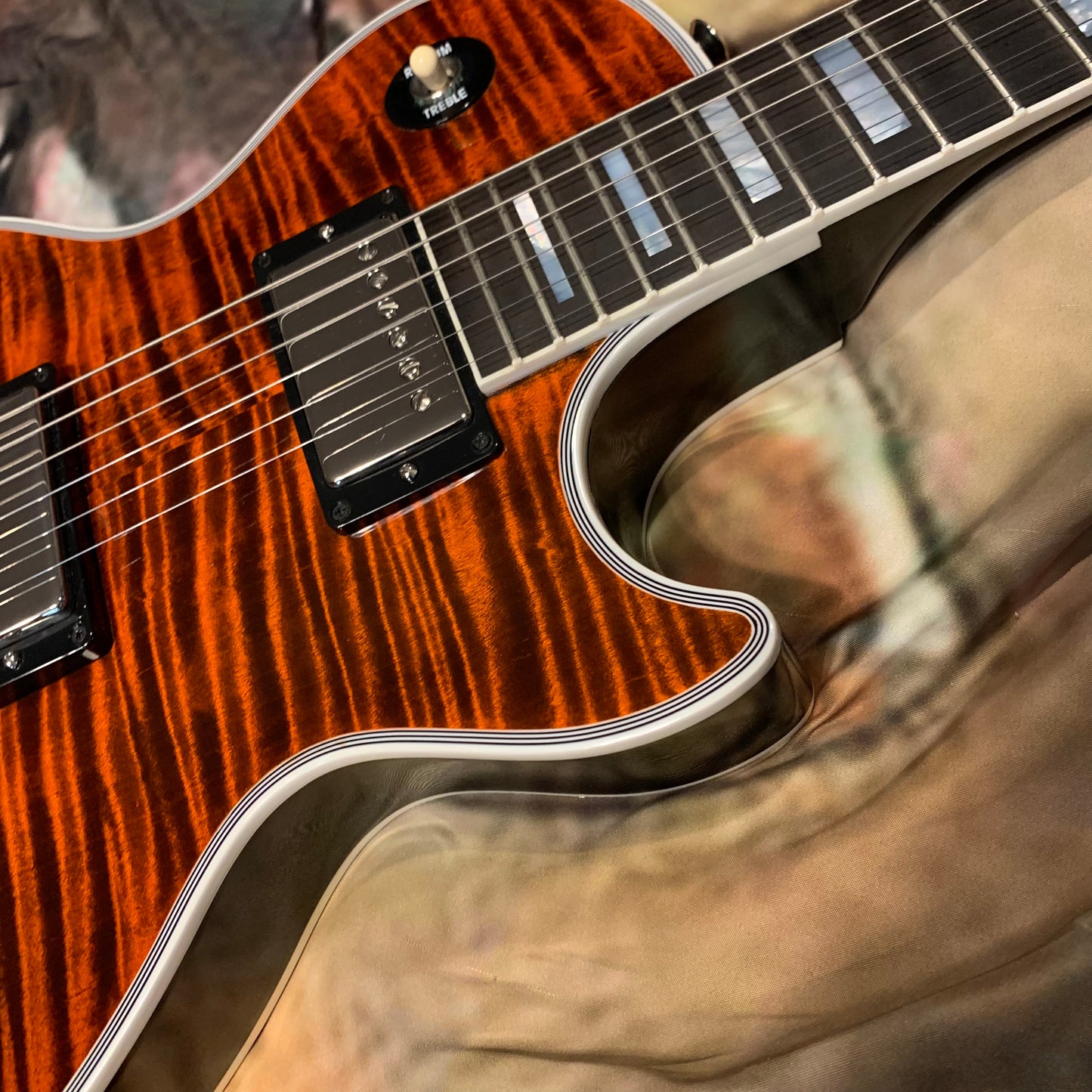 FLAMEY TIGER 🔥🐅! 2022 Gibson Custom Shop M2M Siberian Tiger Les Paul Custom F Figured Flamed Fire Maple Top Burst Full Gloss Limited Edition Transparent Trans Orange Sunburst Nickel Hardware Made To Measure CustomBuckers Black Ebony Fretboard Bengal