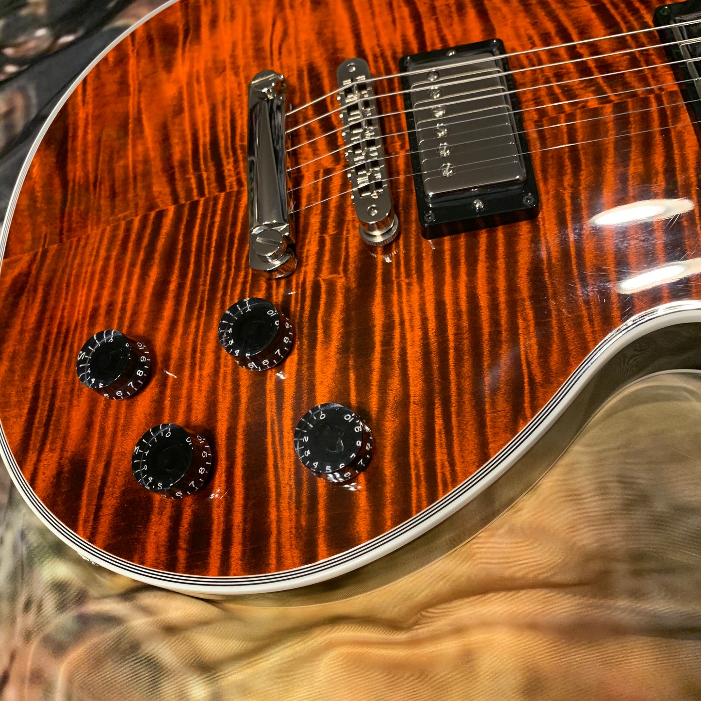 FLAMEY TIGER 🔥🐅! 2022 Gibson Custom Shop M2M Siberian Tiger Les Paul Custom F Figured Flamed Fire Maple Top Burst Full Gloss Limited Edition Transparent Trans Orange Sunburst Nickel Hardware Made To Measure CustomBuckers Black Ebony Fretboard Bengal