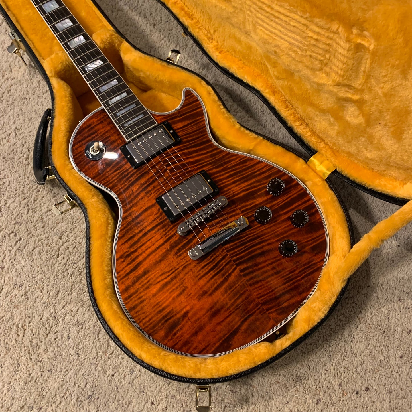 FLAMEY TIGER 🔥🐅! 2022 Gibson Custom Shop M2M Siberian Tiger Les Paul Custom F Figured Flamed Fire Maple Top Burst Full Gloss Limited Edition Transparent Trans Orange Sunburst Nickel Hardware Made To Measure CustomBuckers Black Ebony Fretboard Bengal