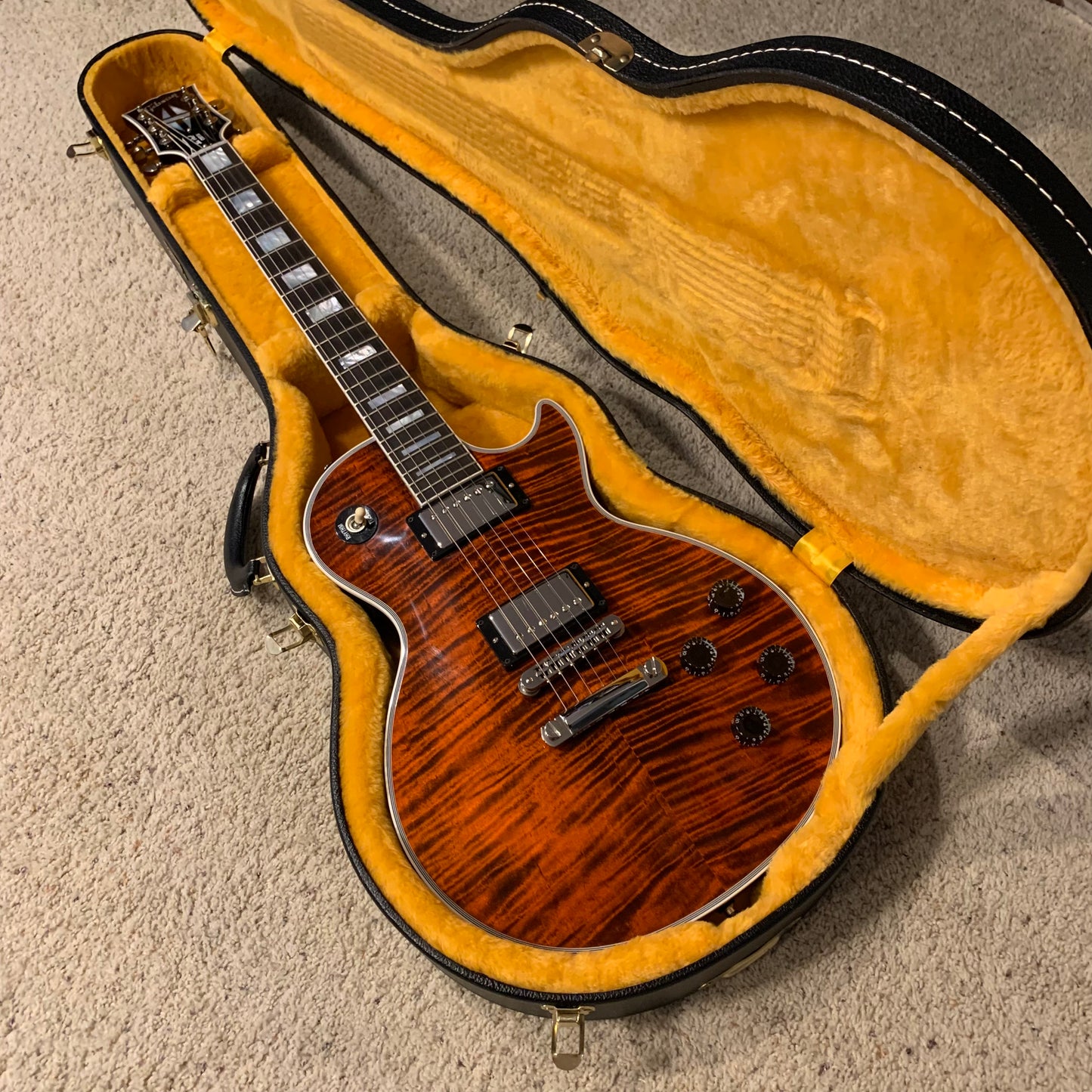 FLAMEY TIGER 🔥🐅! 2022 Gibson Custom Shop M2M Siberian Tiger Les Paul Custom F Figured Flamed Fire Maple Top Burst Full Gloss Limited Edition Transparent Trans Orange Sunburst Nickel Hardware Made To Measure CustomBuckers Black Ebony Fretboard Bengal