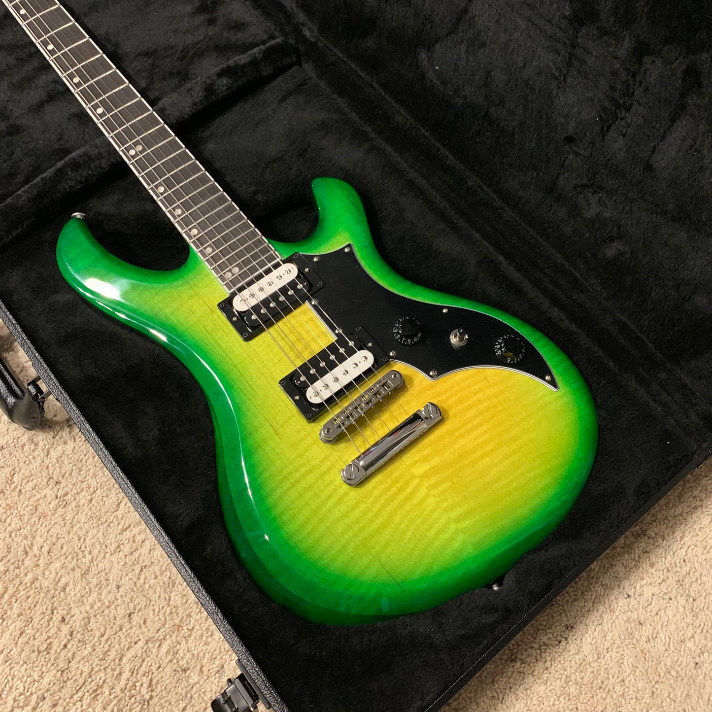 IGUANA 🦎🔥! 2024 Gibson USA Victory Figured Top Reissue Iguana Burst Trans Green Flamed Maple ‘80s Tribute Pickups 24 Fret Stopbar Coil Split 25.5” Scale Compound Radius Black Ebony Fretboard SlimTaper Neck Explorer Headstock Full Gloss Finish