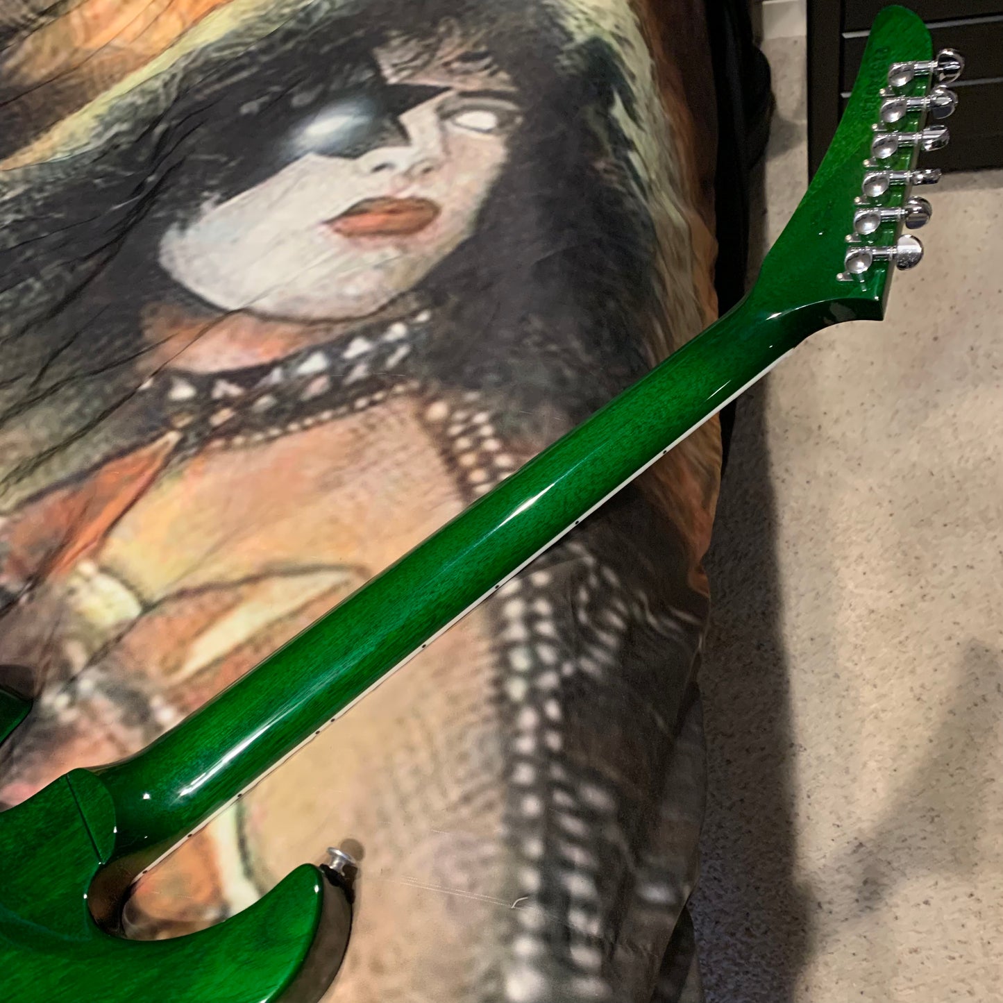 IGUANA 🦎🔥! 2024 Gibson USA Victory Figured Top Reissue Iguana Burst Trans Green Flamed Maple ‘80s Tribute Pickups 24 Fret Stopbar Coil Split 25.5” Scale Compound Radius Black Ebony Fretboard SlimTaper Neck Explorer Headstock Full Gloss Finish