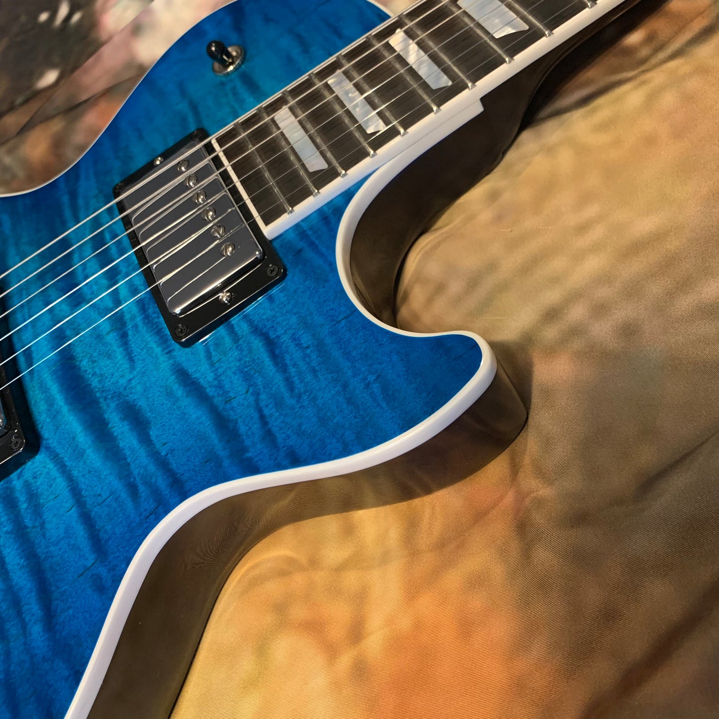 KILLER 😲🌊! 2024 Gibson USA Les Paul Modern Figured Cobalt Burst Ocean Water Blue Blueberry Ebony Fretboard Modern Standard Locking Grover Tuners Chrome Hardware AAA Premium Plus Top Axcess Heel Coil Tap Phase Inversion BurstBucker Pro Pickups