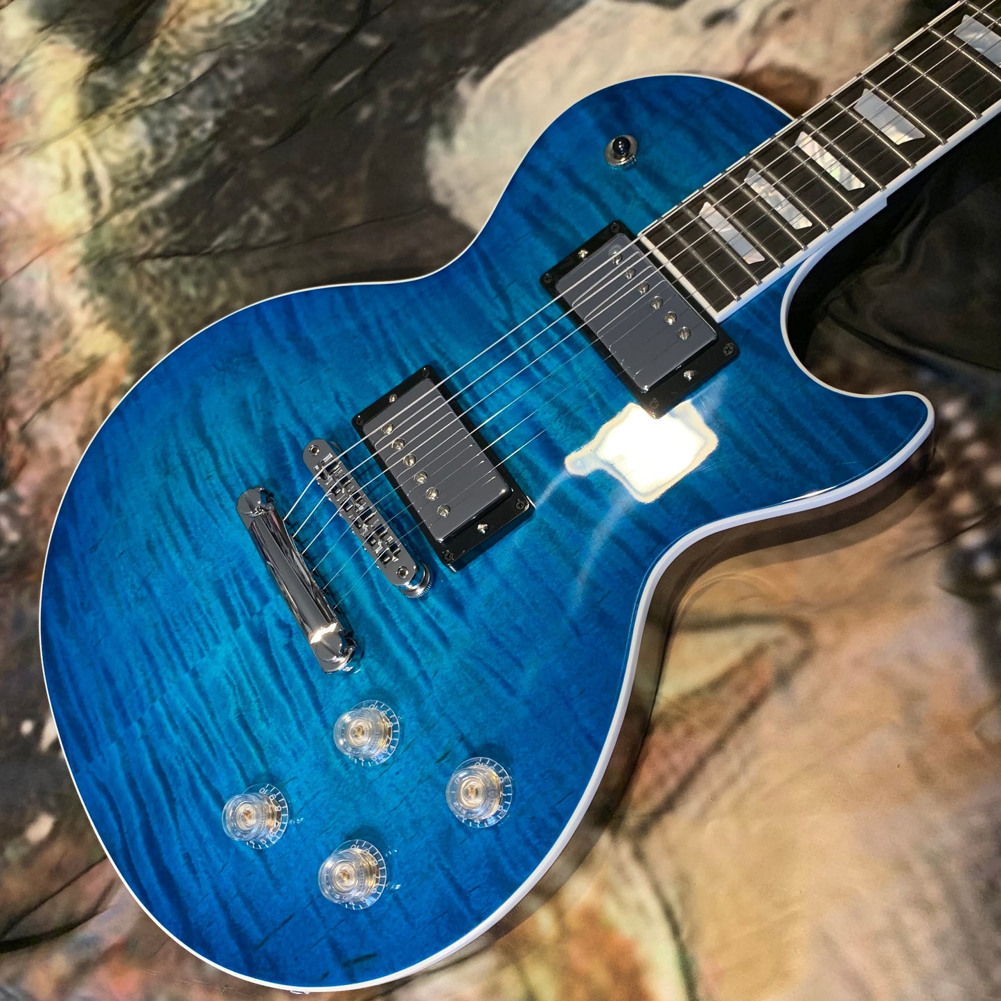 KILLER 😲🌊! 2024 Gibson USA Les Paul Modern Figured Cobalt Burst Ocean Water Blue Blueberry Ebony Fretboard Modern Standard Locking Grover Tuners Chrome Hardware AAA Premium Plus Top Axcess Heel Coil Tap Phase Inversion BurstBucker Pro Pickups