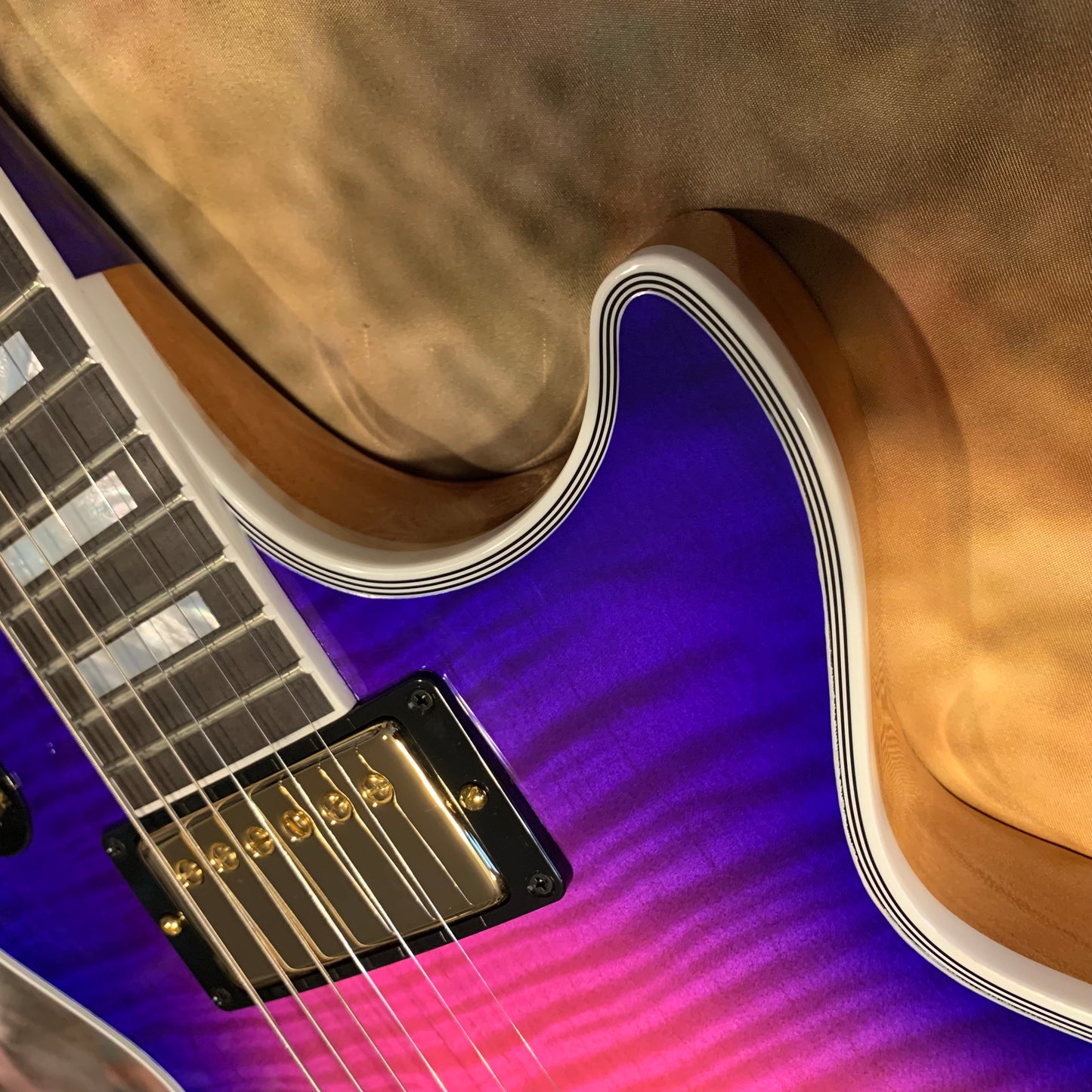 EXOTIC 🦄💋! 2024 Gibson Custom Shop Les Paul Custom Axcess Neon Burst AAA F Figured Flamed Desert Sunset Trans Pink Purple Violet Black Ebony Fretboard Full Gloss ‘57 Classic M2M Made To Measure Bengal Burst ABR-1 Stopbar PRS Orianthi Blooming Lotus Glow