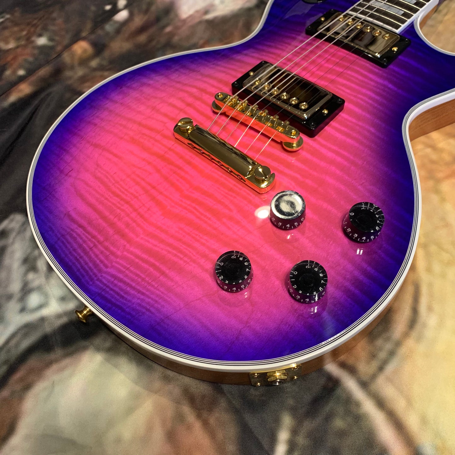 EXOTIC 🦄💋! 2024 Gibson Custom Shop Les Paul Custom Axcess Neon Burst AAA F Figured Flamed Desert Sunset Trans Pink Purple Violet Black Ebony Fretboard Full Gloss ‘57 Classic M2M Made To Measure Bengal Burst ABR-1 Stopbar PRS Orianthi Blooming Lotus Glow