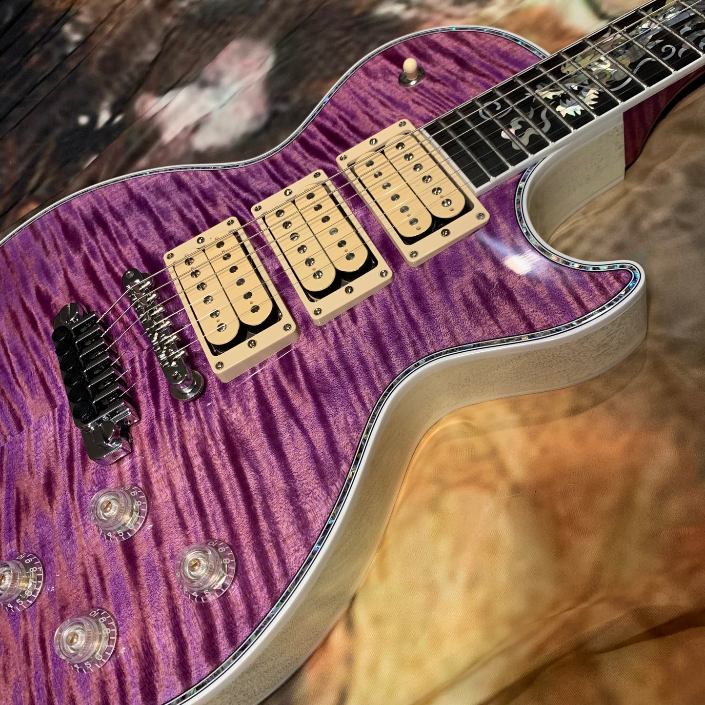 DRAGON 🐉🐲! 2025 Gibson Custom Shop Les Paul Dragon Purple Denim Blue Trans Violet Pink Flame Top TV White Ebony Classic White CustomBuckers M2M Made To Measure Ultima PRS Modern Supreme Burst Abalone Master Artisan Collector’s Limited Edition Figured