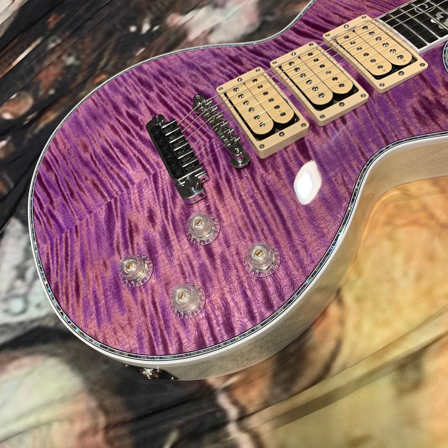 DRAGON 🐉🐲! 2025 Gibson Custom Shop Les Paul Dragon Purple Denim Blue Trans Violet Pink Flame Top TV White Ebony Classic White CustomBuckers M2M Made To Measure Ultima PRS Modern Supreme Burst Abalone Master Artisan Collector’s Limited Edition Figured