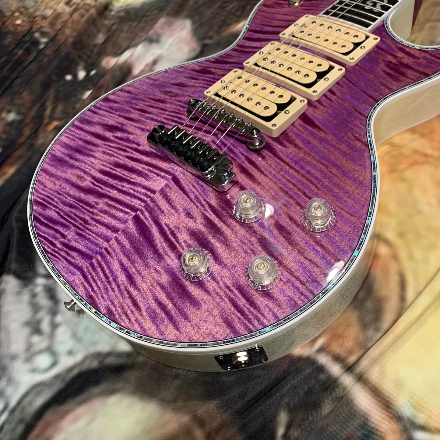 DRAGON 🐉🐲! 2025 Gibson Custom Shop Les Paul Dragon Purple Denim Blue Trans Violet Pink Flame Top TV White Ebony Classic White CustomBuckers M2M Made To Measure Ultima PRS Modern Supreme Burst Abalone Master Artisan Collector’s Limited Edition Figured