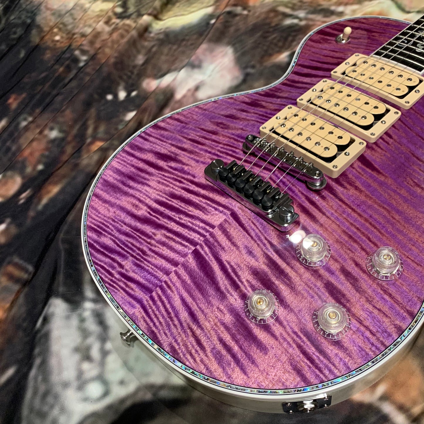DRAGON 🐉🐲! 2025 Gibson Custom Shop Les Paul Dragon Purple Denim Blue Trans Violet Pink Flame Top TV White Ebony Classic White CustomBuckers M2M Made To Measure Ultima PRS Modern Supreme Burst Abalone Master Artisan Collector’s Limited Edition Figured