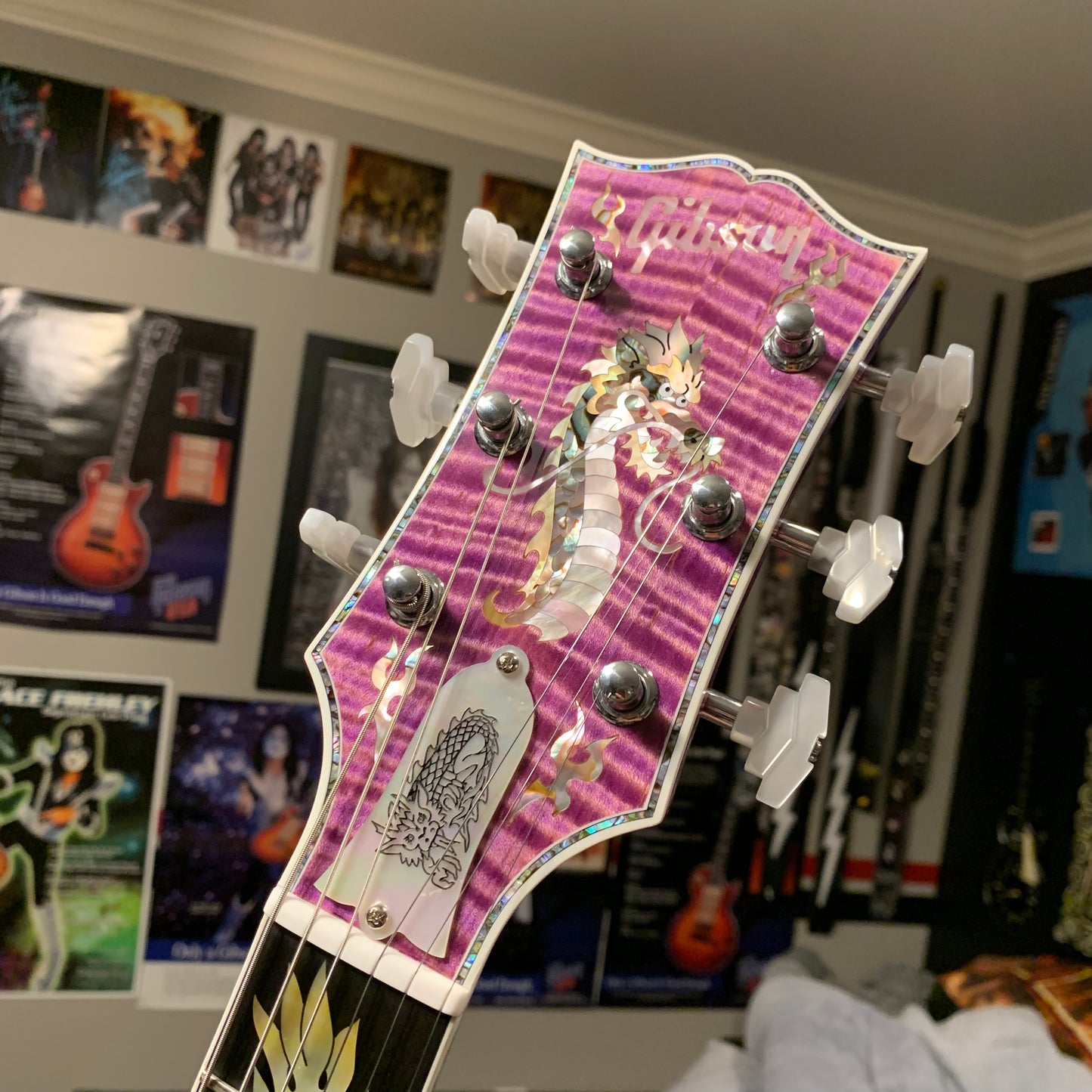 DRAGON 🐉🐲! 2025 Gibson Custom Shop Les Paul Dragon Purple Denim Blue Trans Violet Pink Flame Top TV White Ebony Classic White CustomBuckers M2M Made To Measure Ultima PRS Modern Supreme Burst Abalone Master Artisan Collector’s Limited Edition Figured