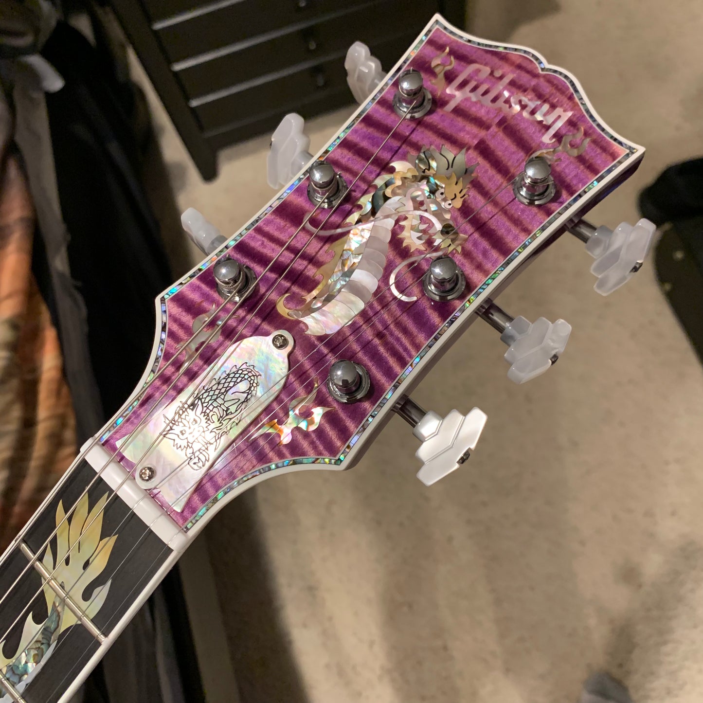 DRAGON 🐉🐲! 2025 Gibson Custom Shop Les Paul Dragon Purple Denim Blue Trans Violet Pink Flame Top TV White Ebony Classic White CustomBuckers M2M Made To Measure Ultima PRS Modern Supreme Burst Abalone Master Artisan Collector’s Limited Edition Figured