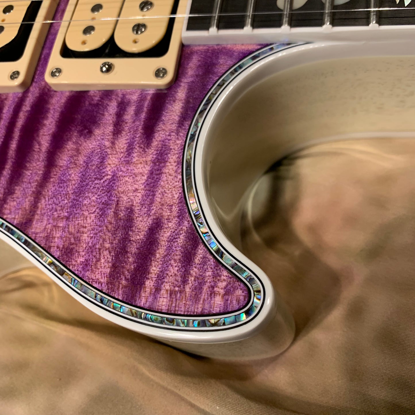 DRAGON 🐉🐲! 2025 Gibson Custom Shop Les Paul Dragon Purple Denim Blue Trans Violet Pink Flame Top TV White Ebony Classic White CustomBuckers M2M Made To Measure Ultima PRS Modern Supreme Burst Abalone Master Artisan Collector’s Limited Edition Figured
