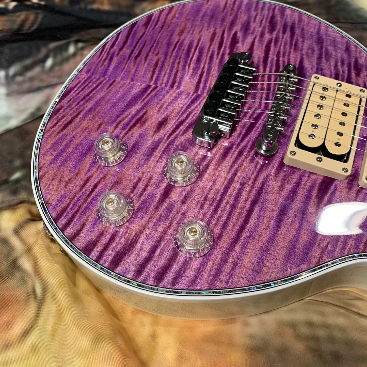 DRAGON 🐉🐲! 2025 Gibson Custom Shop Les Paul Dragon Purple Denim Blue Trans Violet Pink Flame Top TV White Ebony Classic White CustomBuckers M2M Made To Measure Ultima PRS Modern Supreme Burst Abalone Master Artisan Collector’s Limited Edition Figured