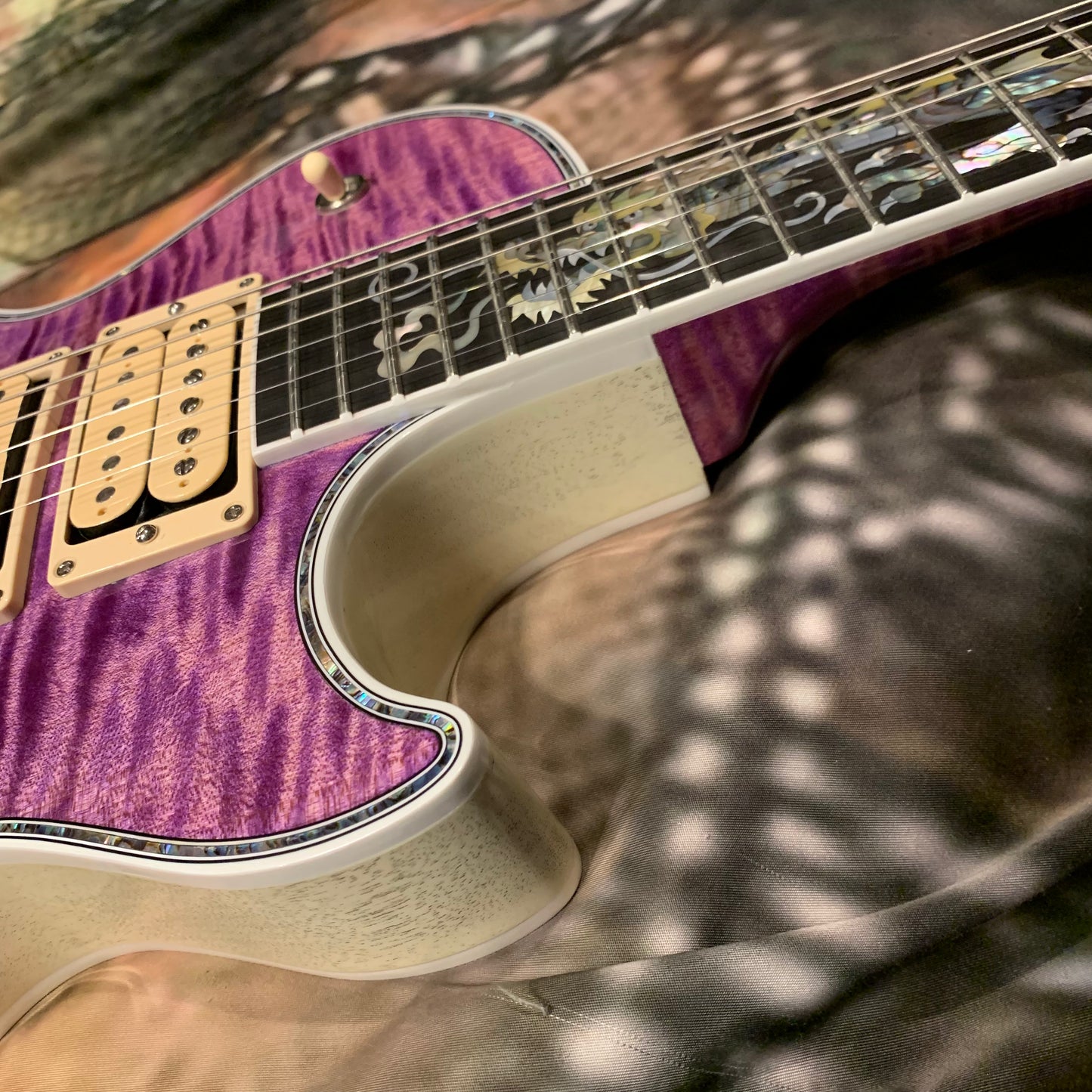 DRAGON 🐉🐲! 2025 Gibson Custom Shop Les Paul Dragon Purple Denim Blue Trans Violet Pink Flame Top TV White Ebony Classic White CustomBuckers M2M Made To Measure Ultima PRS Modern Supreme Burst Abalone Master Artisan Collector’s Limited Edition Figured