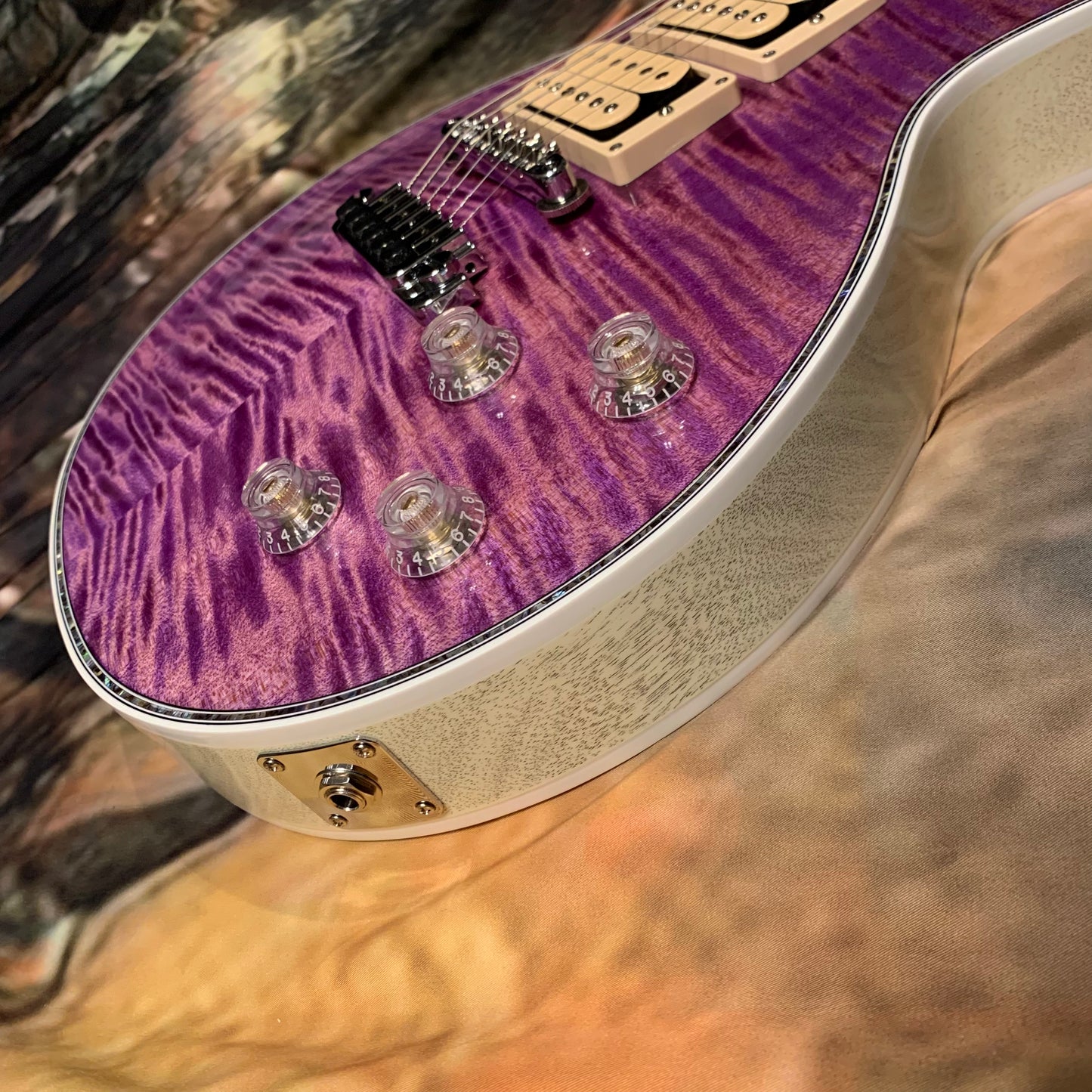 DRAGON 🐉🐲! 2025 Gibson Custom Shop Les Paul Dragon Purple Denim Blue Trans Violet Pink Flame Top TV White Ebony Classic White CustomBuckers M2M Made To Measure Ultima PRS Modern Supreme Burst Abalone Master Artisan Collector’s Limited Edition Figured