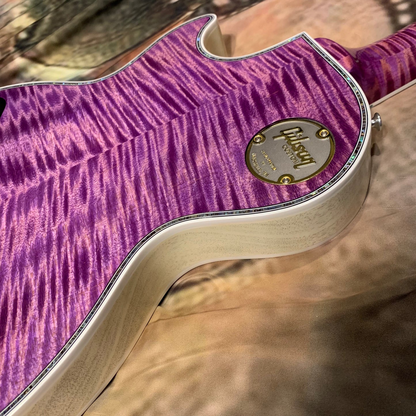 DRAGON 🐉🐲! 2025 Gibson Custom Shop Les Paul Dragon Purple Denim Blue Trans Violet Pink Flame Top TV White Ebony Classic White CustomBuckers M2M Made To Measure Ultima PRS Modern Supreme Burst Abalone Master Artisan Collector’s Limited Edition Figured