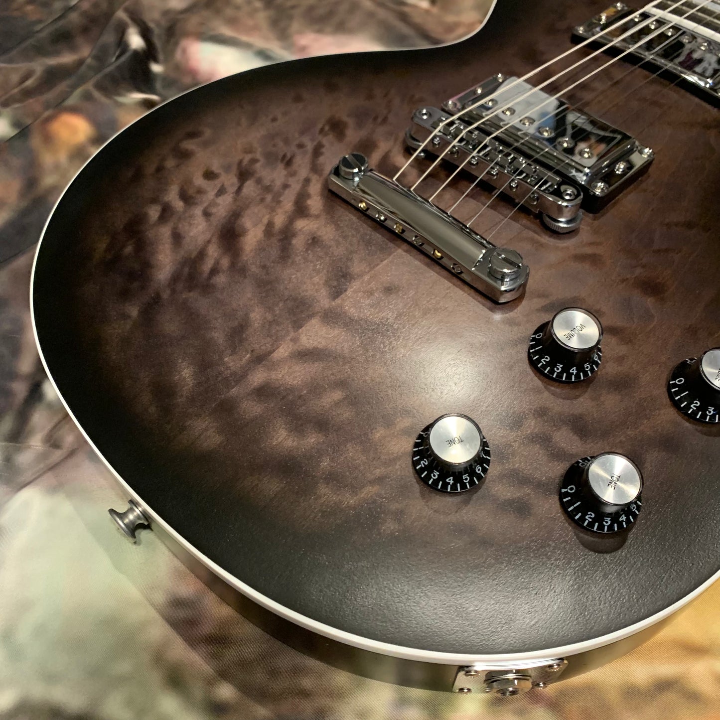 LAMB OF GOD 🐑! 2025 Gibson Mark Morton Signature Les Paul Modern Quilt Translucent Ebony Burst Satin Limited Edition Standard Black Faded Matte Finish Ebony Fretboard Chrome Hardware Exclusive Gibson USA Pickups Axcess F Figured Q Quilt Top