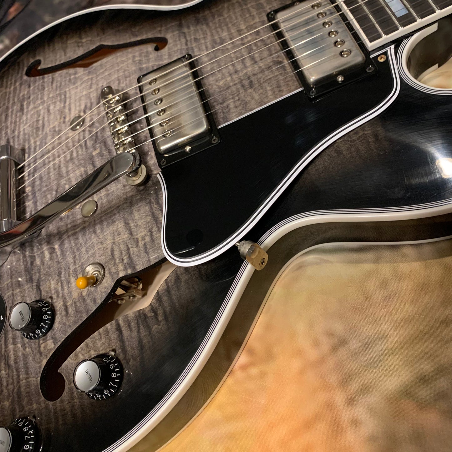 COBRA BURST 🐍! 2026 Gibson Custom Shop Gary Clark Jr. Signature ES-355 Translucent Ebony Black Silver Burst Trans Silverburst VOS Limited Edition Ebony Fretboard Nickel Mono Varitone Exclusive CustomBucker Pickups Modern F Figured Q Quilt Maple B7 Bigsby