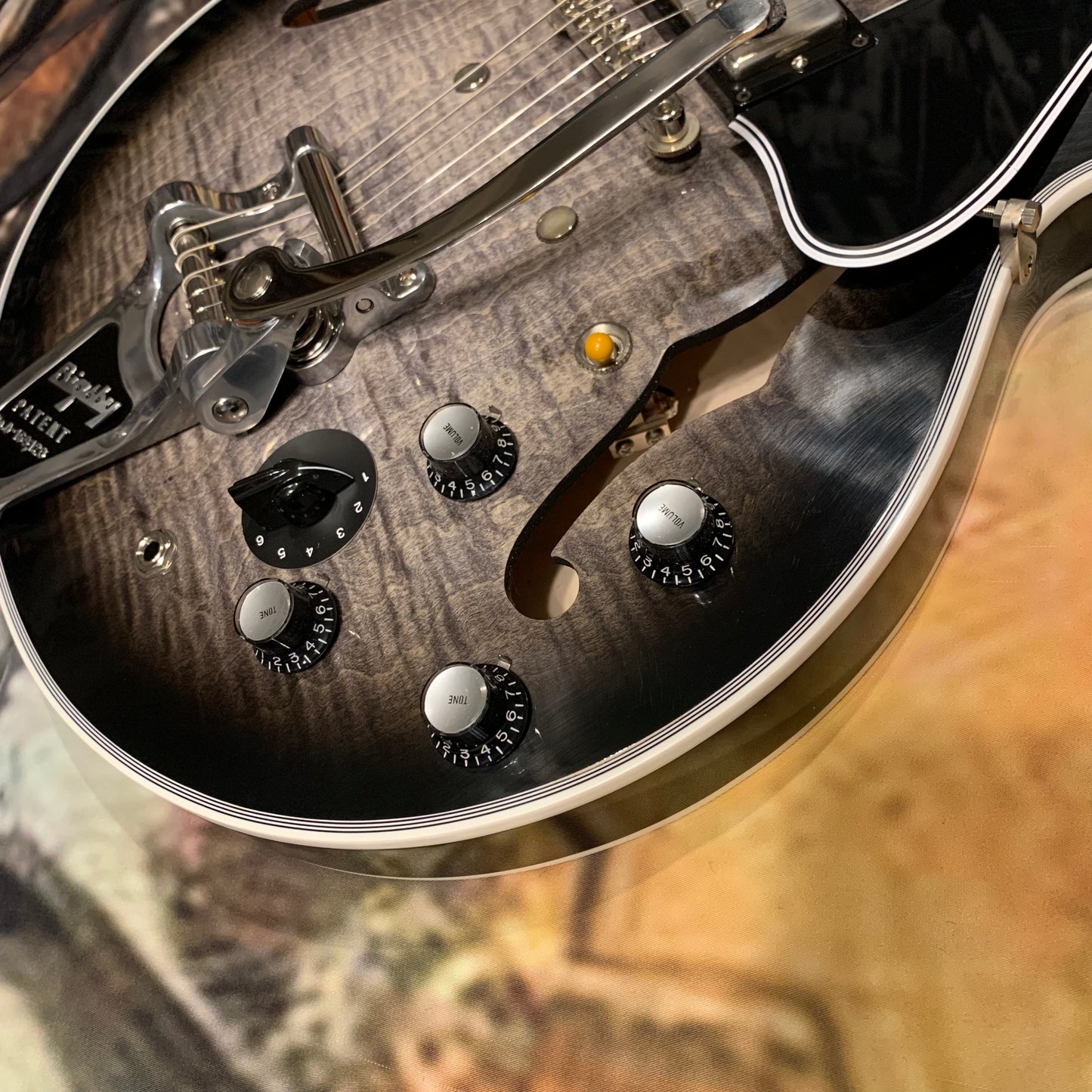 COBRA BURST 🐍! 2026 Gibson Custom Shop Gary Clark Jr. Signature ES-355 Translucent Ebony Black Silver Burst Trans Silverburst VOS Limited Edition Ebony Fretboard Nickel Mono Varitone Exclusive CustomBucker Pickups Modern F Figured Q Quilt Maple B7 Bigsby