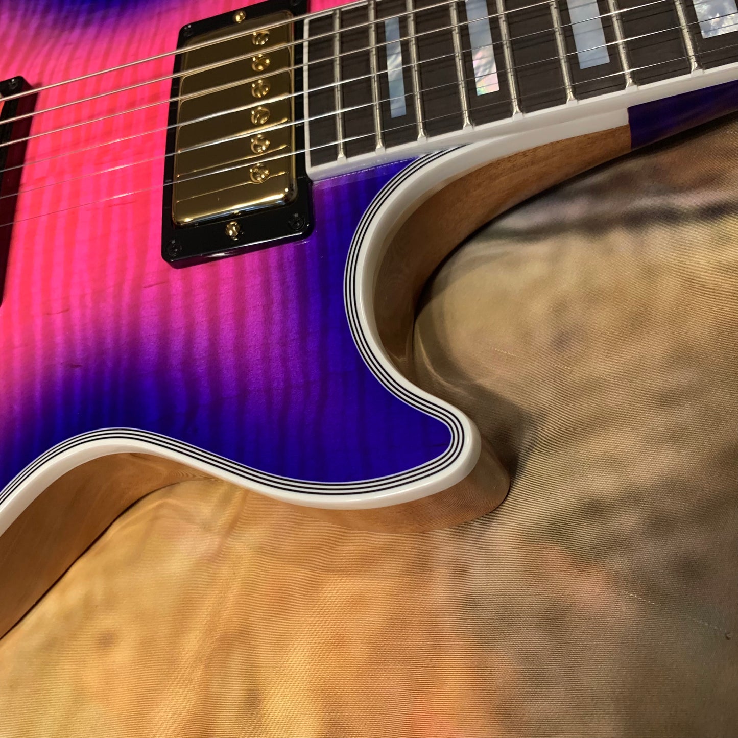 EXOTIC 🦄💋! 2026 Gibson Custom Shop Les Paul Custom Axcess Neon Burst AAA F Figured Flamed Desert Sunset Trans Pink Purple Violet Black Ebony Fretboard Full Gloss ‘57 Classic M2M Made To Measure Bengal Burst ABR-1 Stopbar PRS Orianthi Blooming Lotus Glow