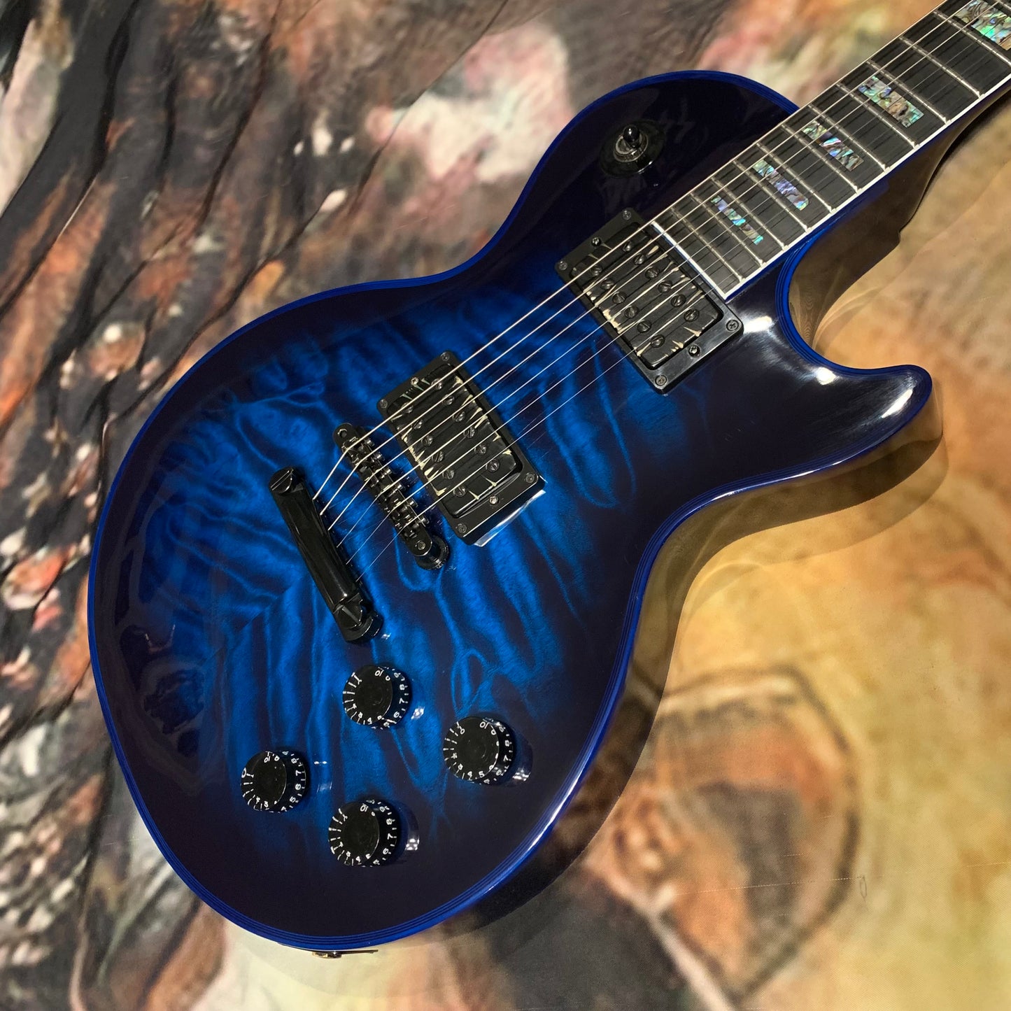 STINGER 🐈🕷️! 2015 Gibson Custom Shop Les Paul Custom Quilt Top M2M Made To Measure Blue Widow Burst Trans Aqua Black Fretboard Bare Knuckel Juggernaut Blackout Special Order Figured F Q 5A 7A Abalone Inlay Blueberry Cobalt