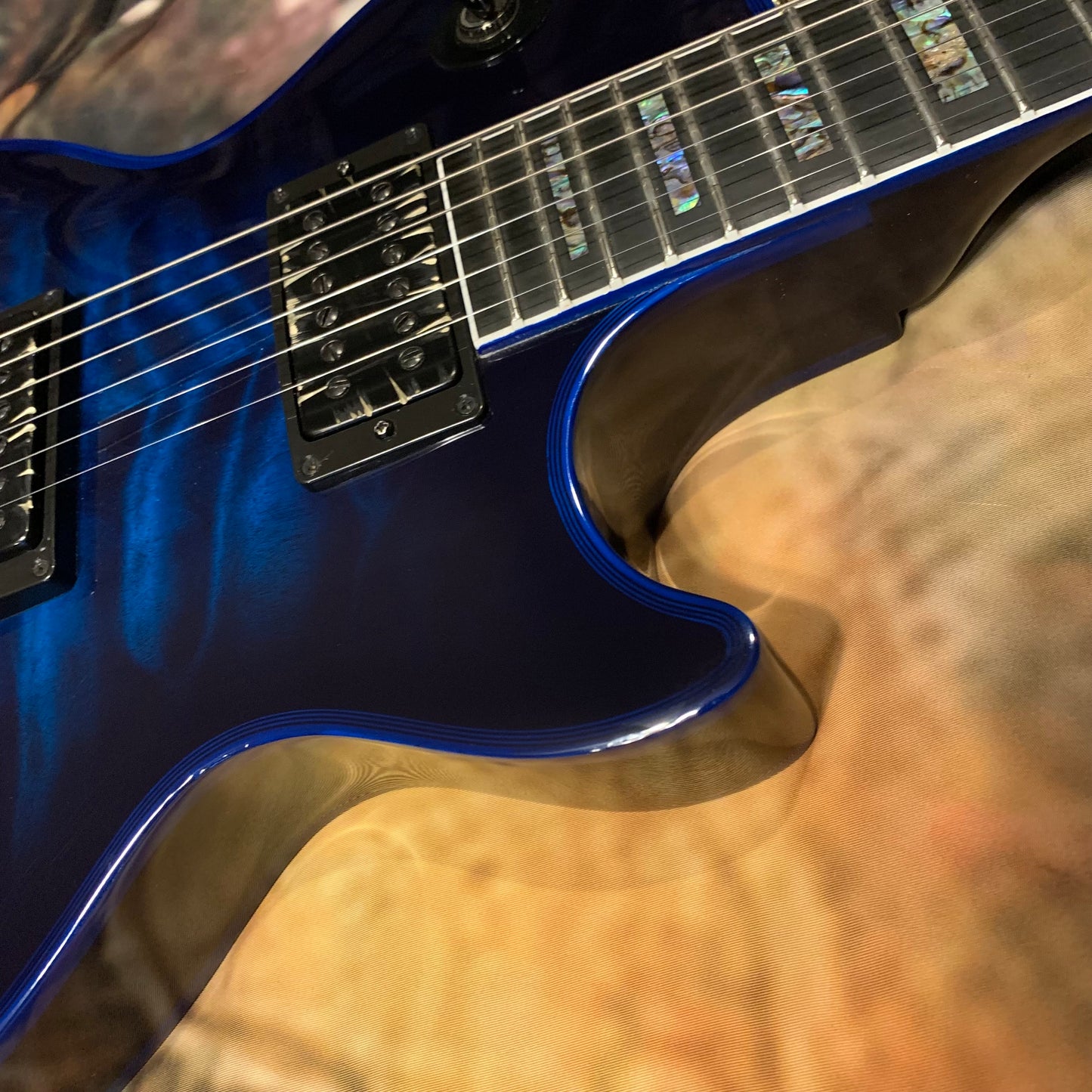 STINGER 🐈🕷️! 2015 Gibson Custom Shop Les Paul Custom Quilt Top M2M Made To Measure Blue Widow Burst Trans Aqua Black Fretboard Bare Knuckel Juggernaut Blackout Special Order Figured F Q 5A 7A Abalone Inlay Blueberry Cobalt