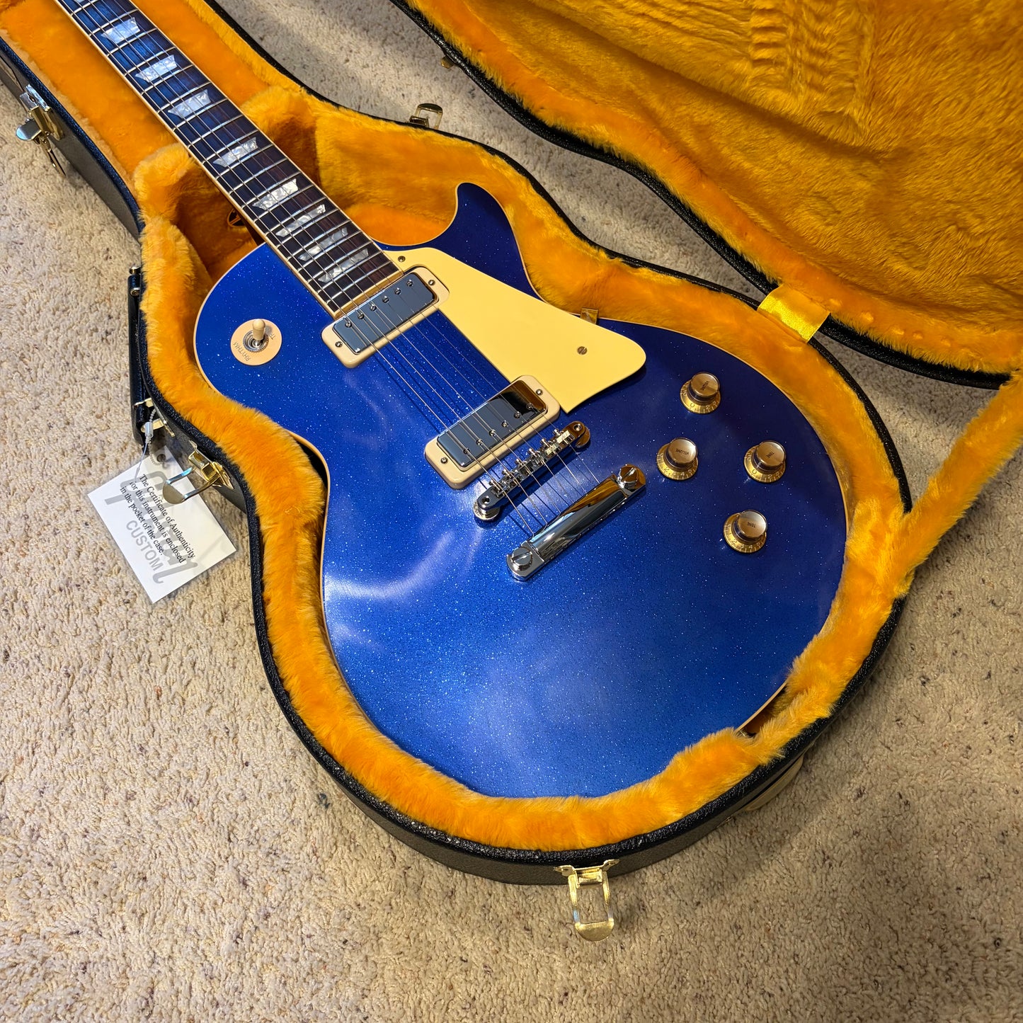 COOL 🥶! 2026 Gibson Custom Shop '76 Les Paul Deluxe Reissue Basalt Blue Sparkle Top VOS Limited Edition LE 1976 Standard Norlin Era Mini Humbuckers Maple Neck Sandwich Body Construction ABR-1 Bridge Chrome Hardware Cream Plastics Brown Walnut Body