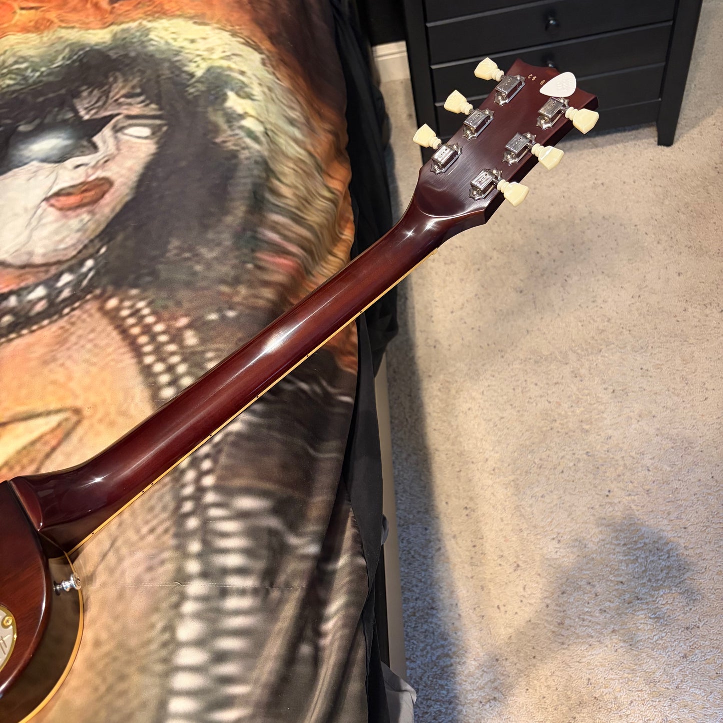 COOL 🥶! 2026 Gibson Custom Shop '76 Les Paul Deluxe Reissue Basalt Blue Sparkle Top VOS Limited Edition LE 1976 Standard Norlin Era Mini Humbuckers Maple Neck Sandwich Body Construction ABR-1 Bridge Chrome Hardware Cream Plastics Brown Walnut Body