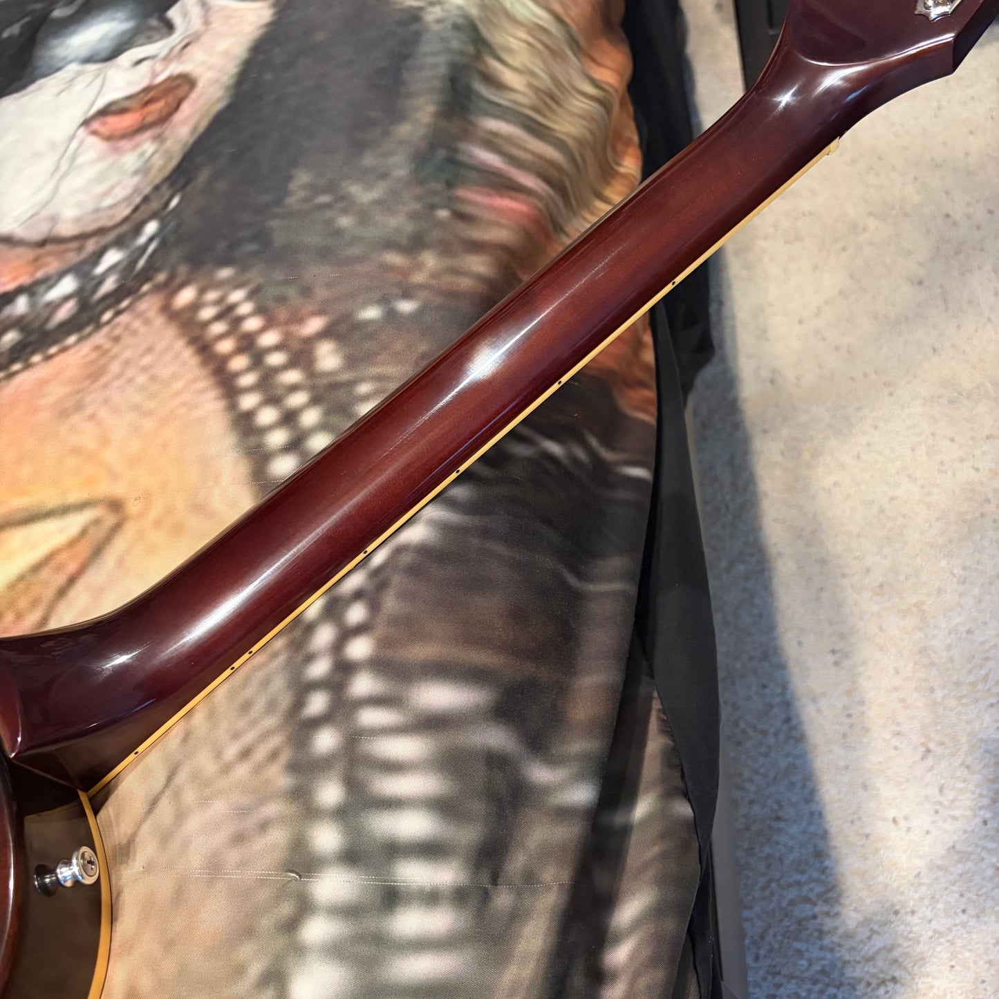 COOL 🥶! 2026 Gibson Custom Shop '76 Les Paul Deluxe Reissue Basalt Blue Sparkle Top VOS Limited Edition LE 1976 Standard Norlin Era Mini Humbuckers Maple Neck Sandwich Body Construction ABR-1 Bridge Chrome Hardware Cream Plastics Brown Walnut Body