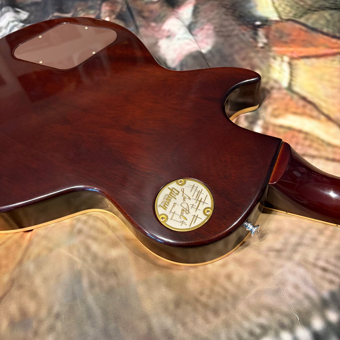 FANCY 💃! 2026 Gibson Custom Shop '76 Les Paul Deluxe Reissue Rocket Red Sparkle Top VOS Limited Edition LE 1976 Standard Norlin Era Mini Humbuckers Maple Neck Sandwich Body Construction ABR-1 Bridge Chrome Hardware Cream Plastics Brown Walnut Body