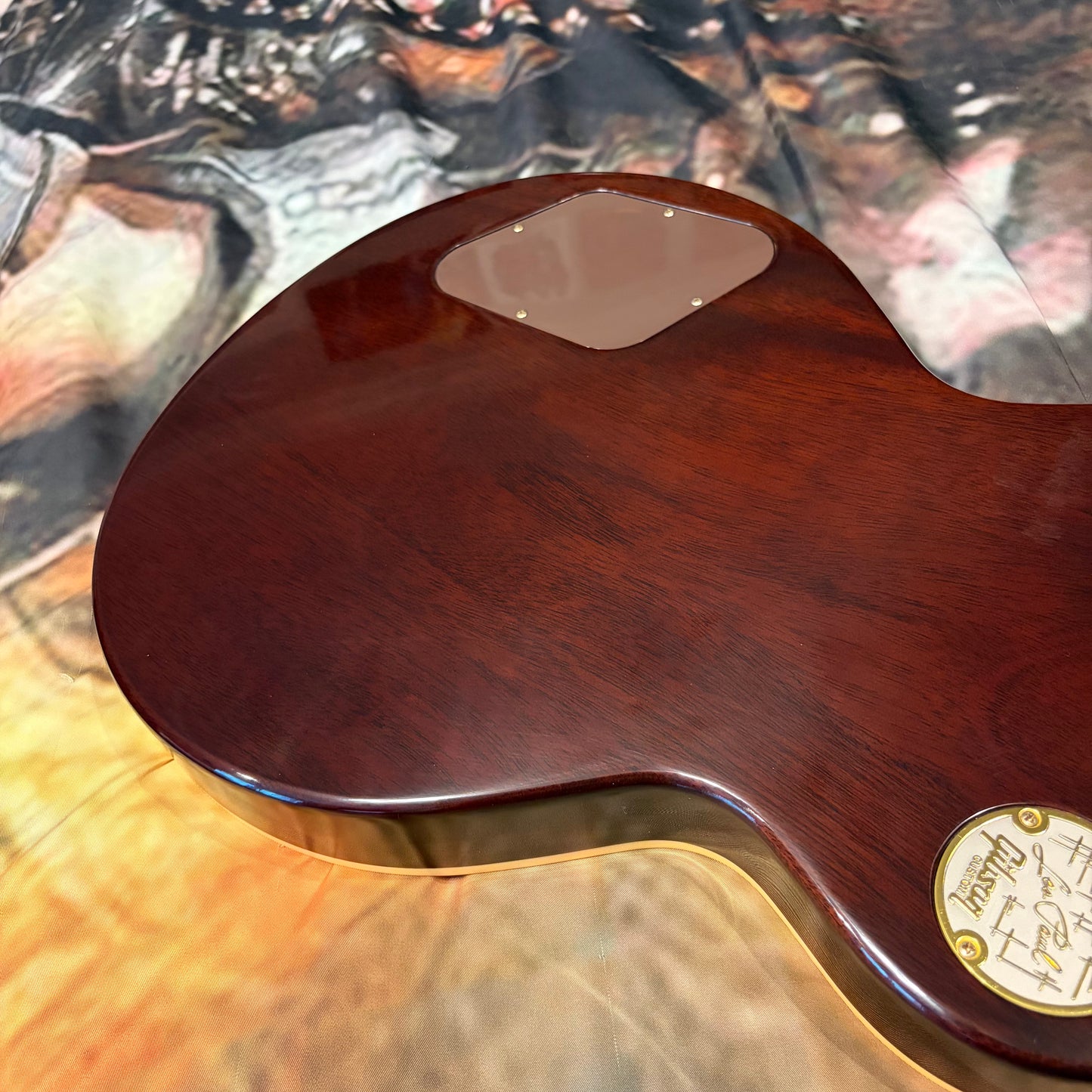 FANCY 💃! 2026 Gibson Custom Shop '76 Les Paul Deluxe Reissue Rocket Red Sparkle Top VOS Limited Edition LE 1976 Standard Norlin Era Mini Humbuckers Maple Neck Sandwich Body Construction ABR-1 Bridge Chrome Hardware Cream Plastics Brown Walnut Body
