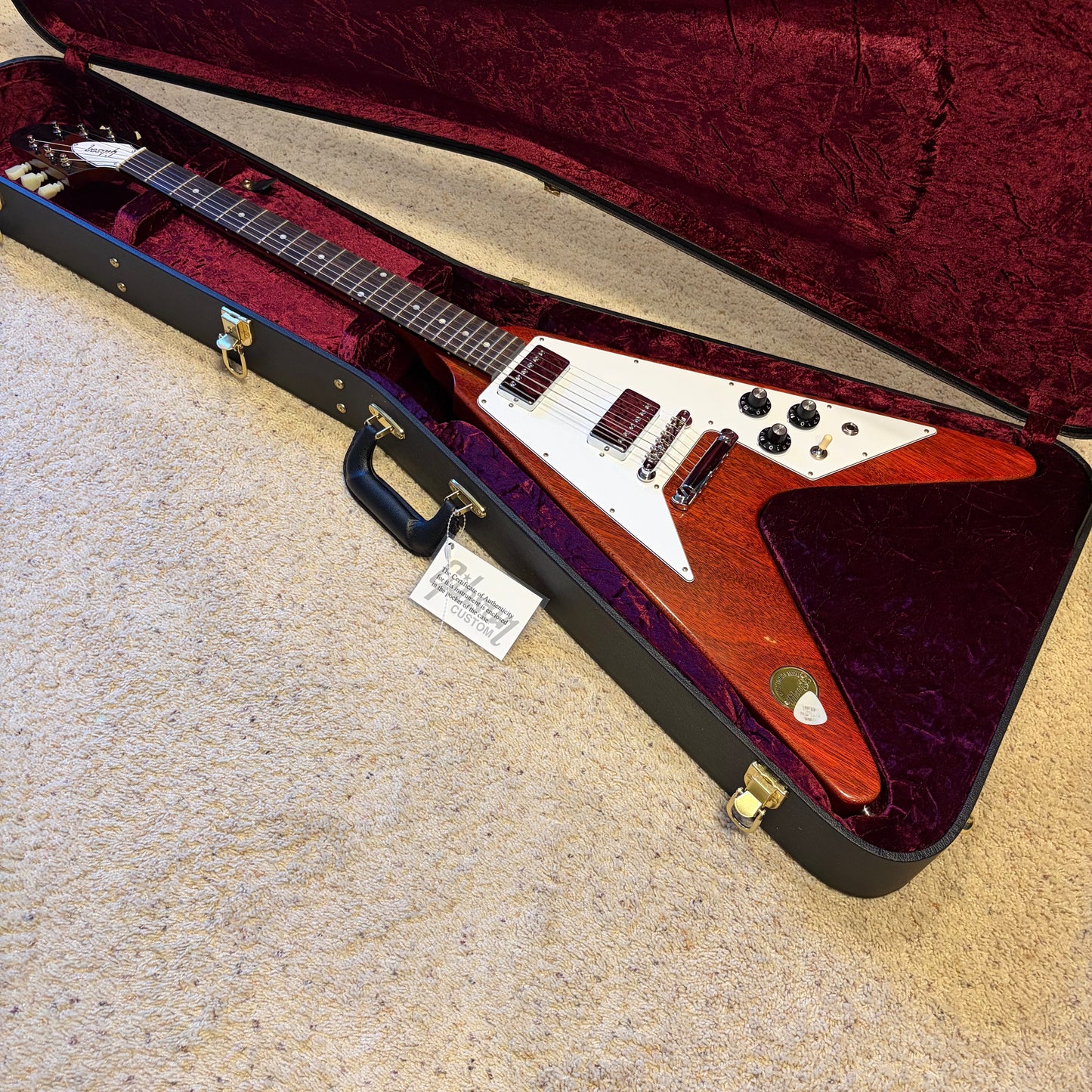 MEDALLION 🏅! 2026 Gibson Custom Shop '71 Medallion Flying V Limited Edition Reissue RI Faded Cherry Red VOS LE 1971 Standard Norlin Era T Top Humbucker Pickups Mahogany Body Neck Construction ABR-1 Bridge Chrome Hardware Cream Plastics