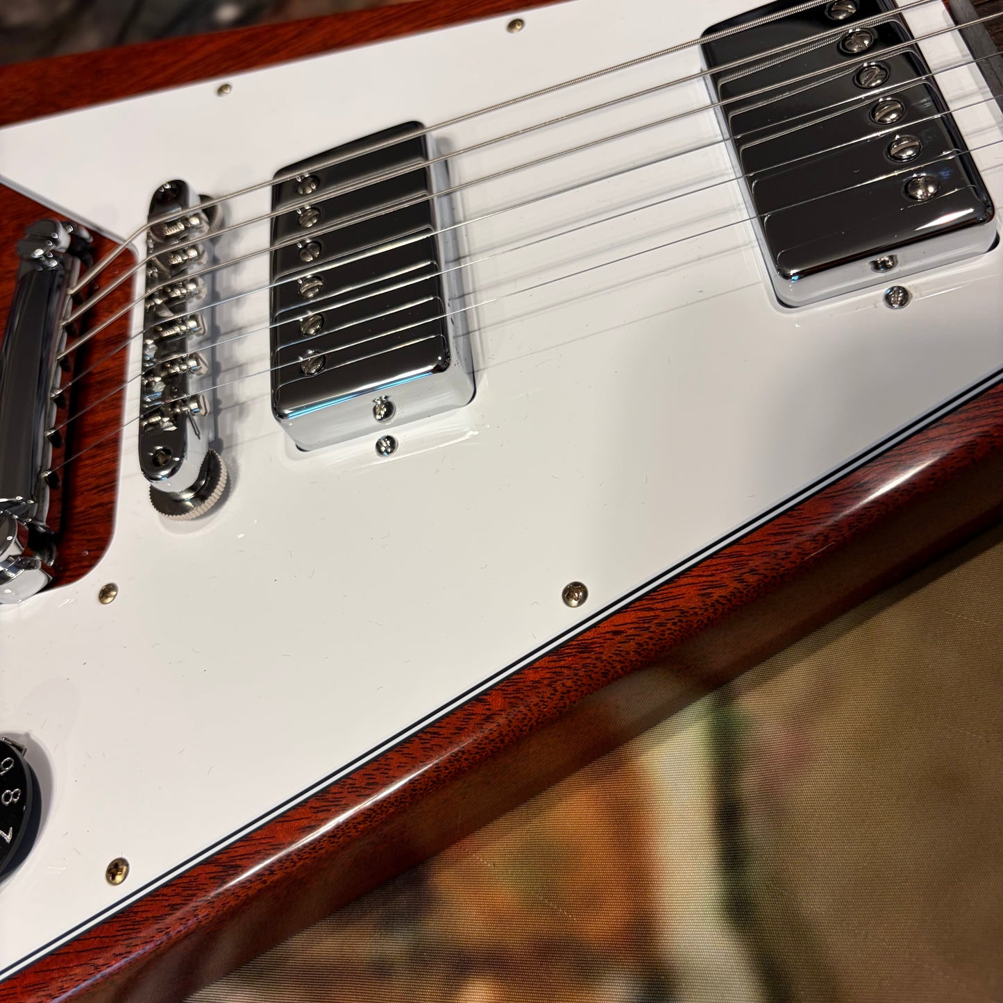 MEDALLION 🏅! 2026 Gibson Custom Shop '71 Medallion Flying V Limited Edition Reissue RI Faded Cherry Red VOS LE 1971 Standard Norlin Era T Top Humbucker Pickups Mahogany Body Neck Construction ABR-1 Bridge Chrome Hardware Cream Plastics