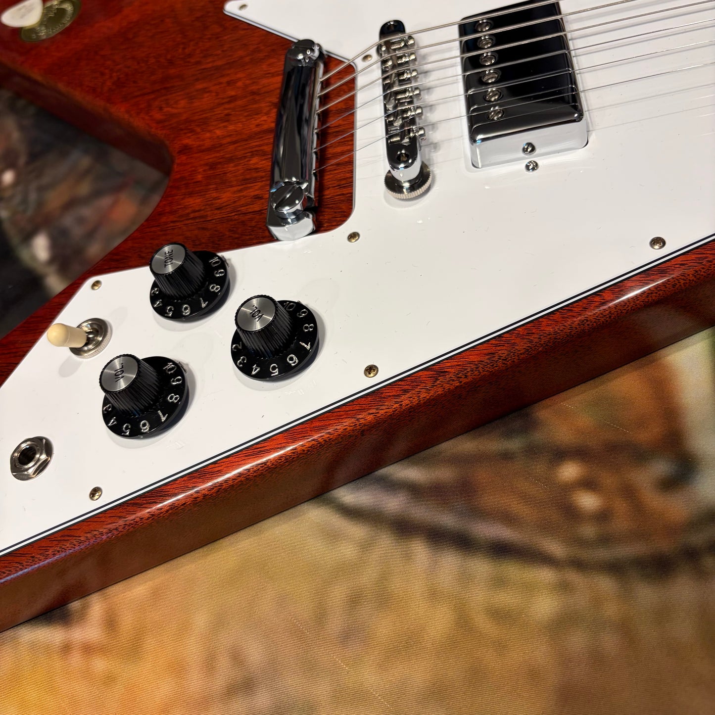 MEDALLION 🏅! 2026 Gibson Custom Shop '71 Medallion Flying V Limited Edition Reissue RI Faded Cherry Red VOS LE 1971 Standard Norlin Era T Top Humbucker Pickups Mahogany Body Neck Construction ABR-1 Bridge Chrome Hardware Cream Plastics