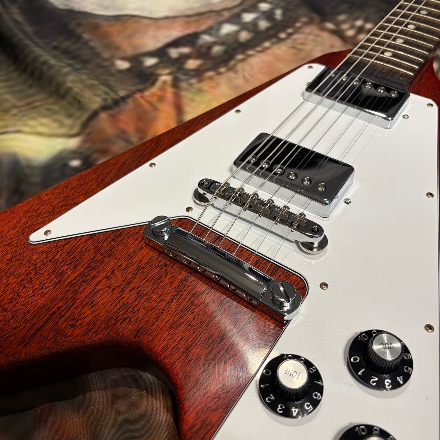 MEDALLION 🏅! 2026 Gibson Custom Shop '71 Medallion Flying V Limited Edition Reissue RI Faded Cherry Red VOS LE 1971 Standard Norlin Era T Top Humbucker Pickups Mahogany Body Neck Construction ABR-1 Bridge Chrome Hardware Cream Plastics
