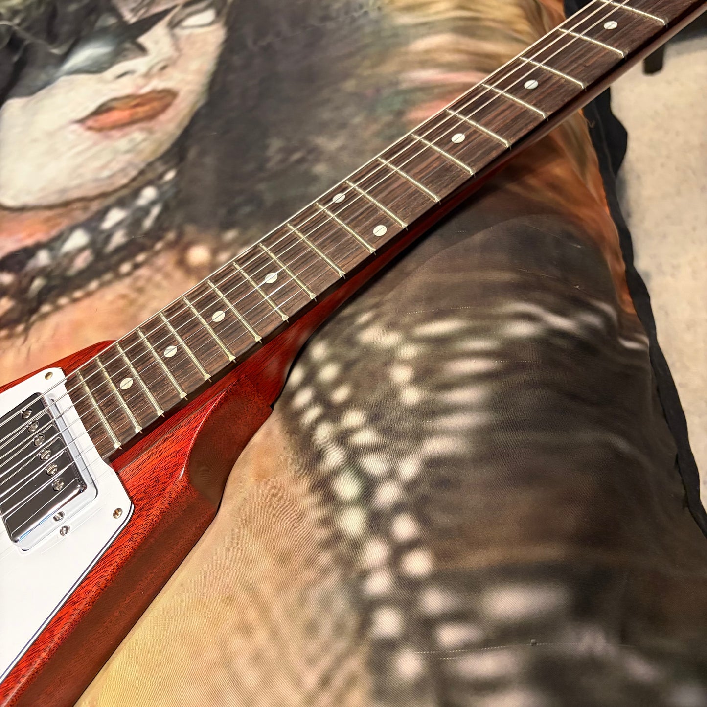 MEDALLION 🏅! 2026 Gibson Custom Shop '71 Medallion Flying V Limited Edition Reissue RI Faded Cherry Red VOS LE 1971 Standard Norlin Era T Top Humbucker Pickups Mahogany Body Neck Construction ABR-1 Bridge Chrome Hardware Cream Plastics