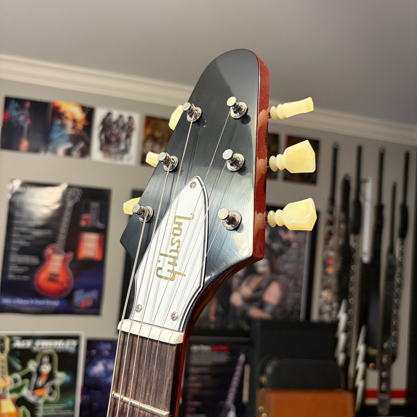MEDALLION 🏅! 2026 Gibson Custom Shop '71 Medallion Flying V Limited Edition Reissue RI Faded Cherry Red VOS LE 1971 Standard Norlin Era T Top Humbucker Pickups Mahogany Body Neck Construction ABR-1 Bridge Chrome Hardware Cream Plastics