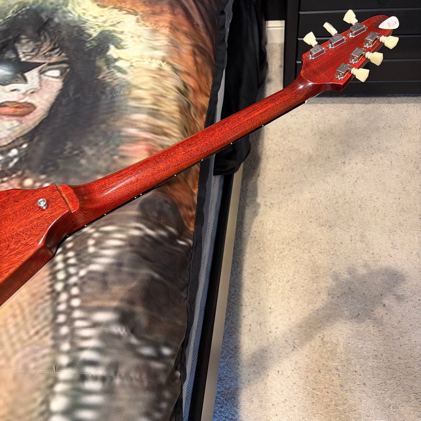MEDALLION 🏅! 2026 Gibson Custom Shop '71 Medallion Flying V Limited Edition Reissue RI Faded Cherry Red VOS LE 1971 Standard Norlin Era T Top Humbucker Pickups Mahogany Body Neck Construction ABR-1 Bridge Chrome Hardware Cream Plastics