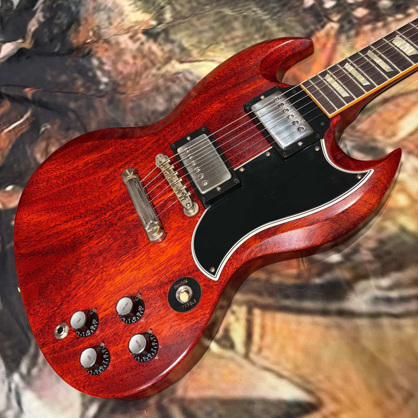 CLASSIC 👹! 2026 Gibson Custom Shop 1961 SG Les Paul Standard VOS ‘61 Historic Reissue Stop Bar Cherry Red Aniline Dye Brown Rosewood Fretboard Nickel Hardware CustomBucker AlNiCo III Pickups Golden Era Tribute AC/DC Vibes Hide Glue Construction